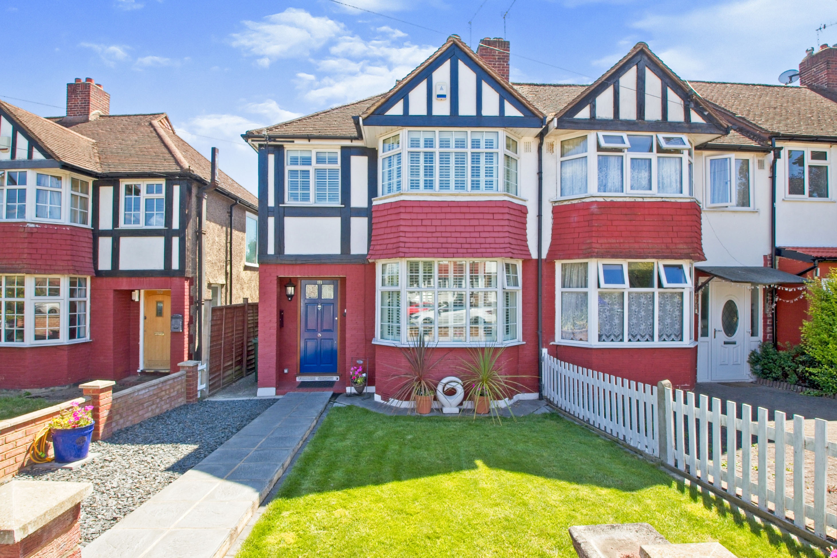 3 Bedroom Semi detached House For Sale In Jevington Way Lee SE12 9NQ