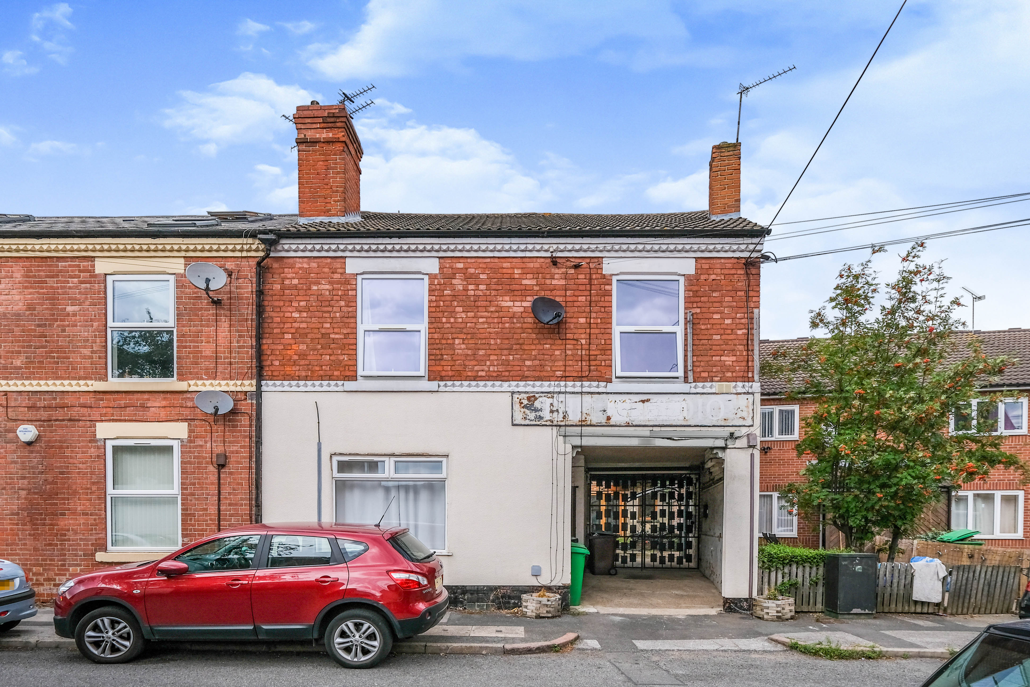 2 bedroom flat for sale in 59 Sherbrooke Road, Nottingham, NG5 2BE