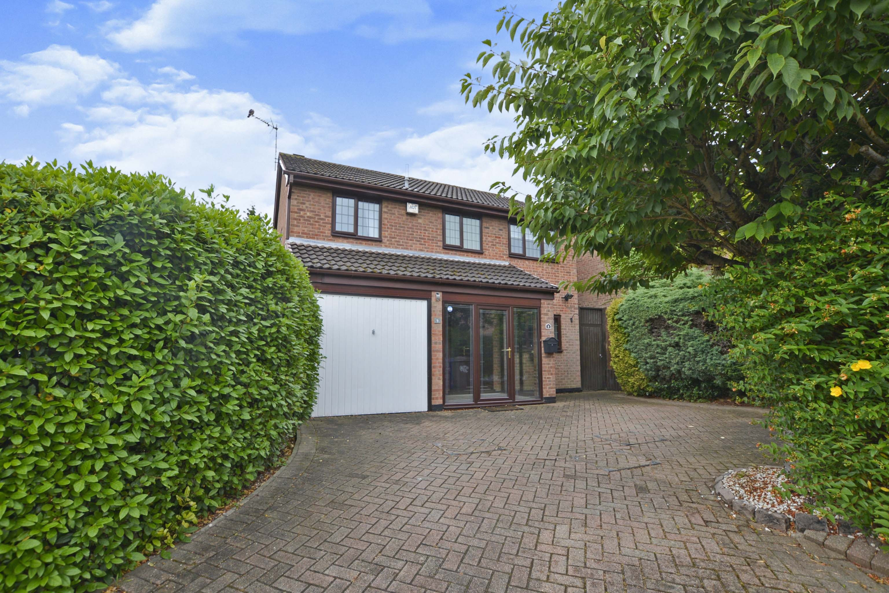 4-bedroom-detached-house-for-sale-in-harewood-close-nottingham-ng10-5pl