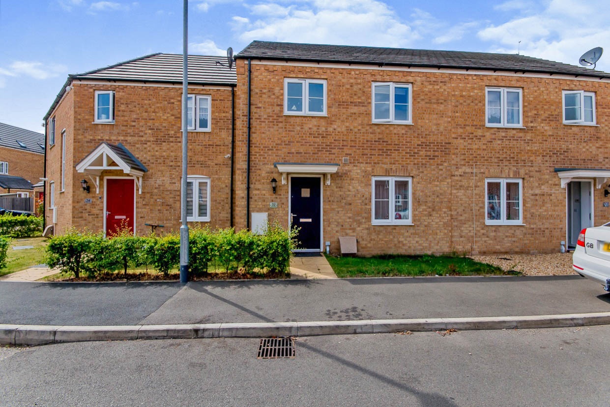 3 bedroom terraced house for sale in Saltern Drive, Spalding, PE11 1UQ