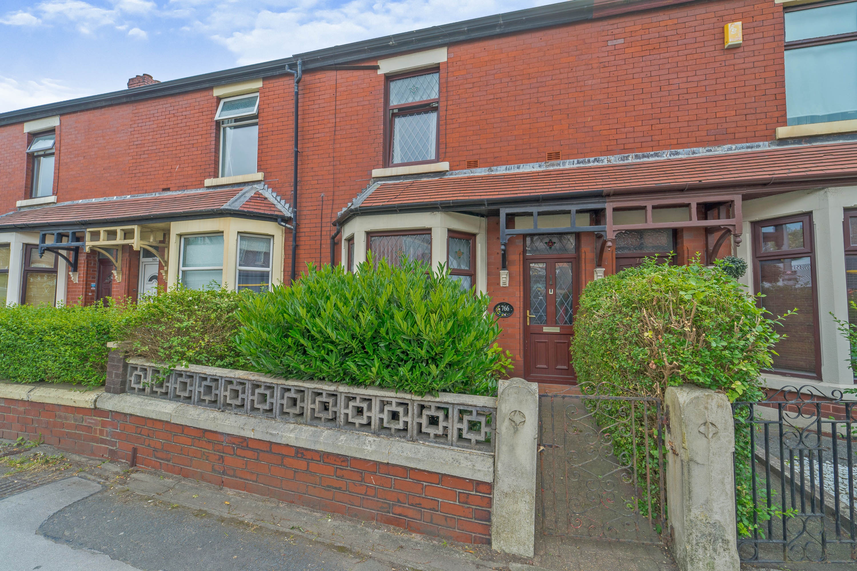 2 bedroom terraced house for sale in Whalley New Road, Blackburn, BB1 9BA