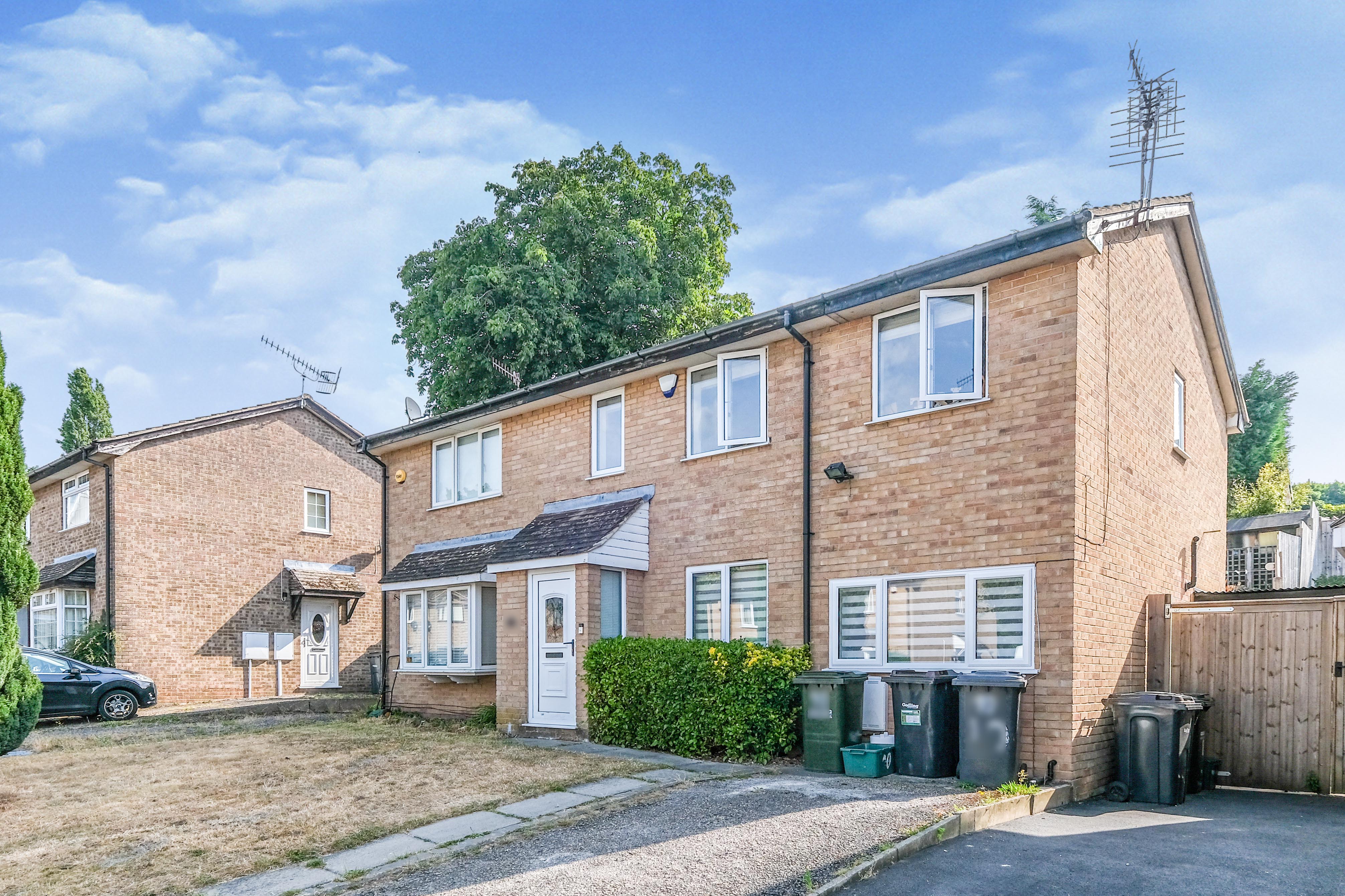 3 bedroom semidetached house for sale in Quantock Close, Nottingham
