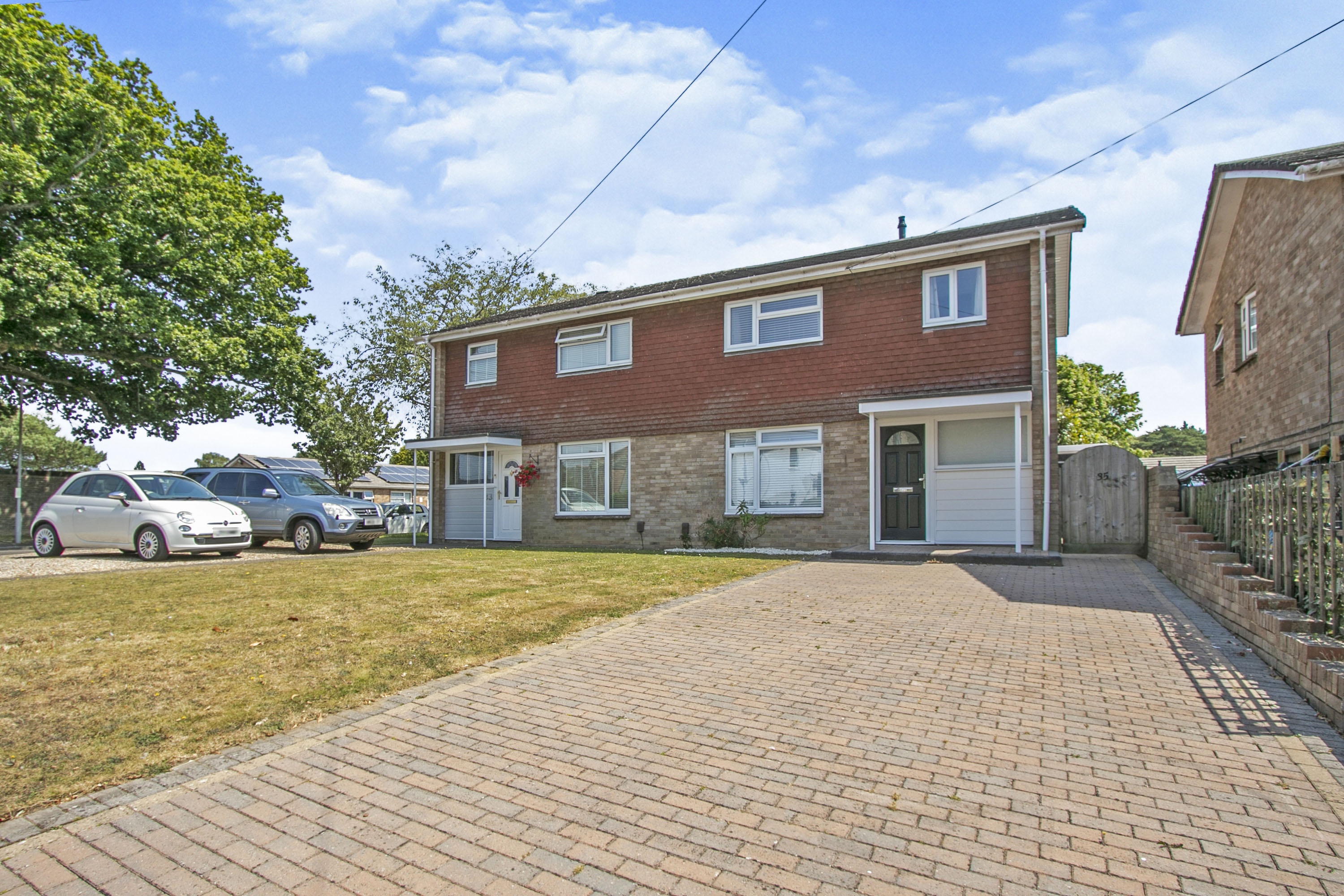 2 bedroom semidetached house for sale in York Road, Broadstone, BH18 8EW
