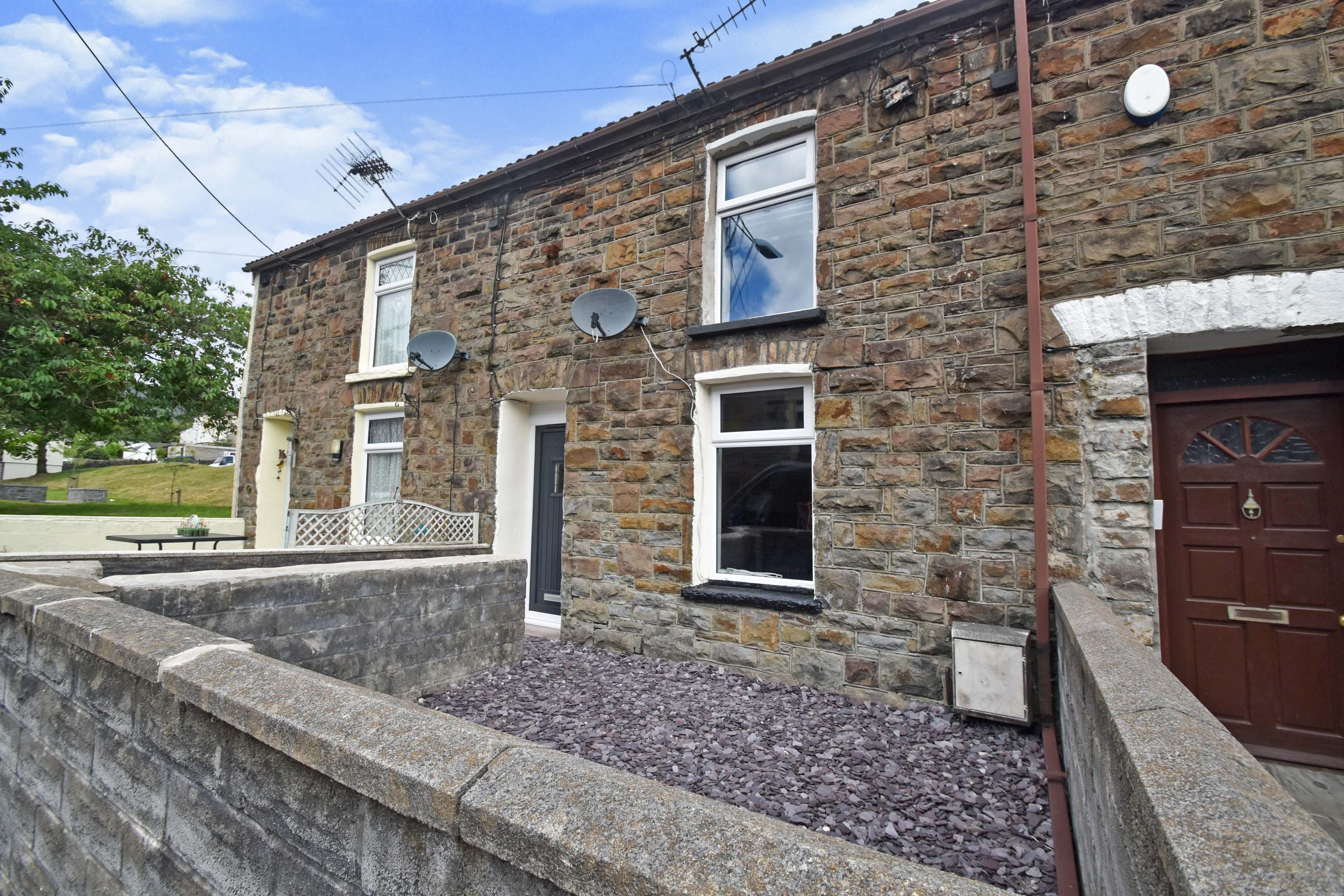 2 bedroom terraced house for sale in Park Road, Treorchy, CF42 6LB