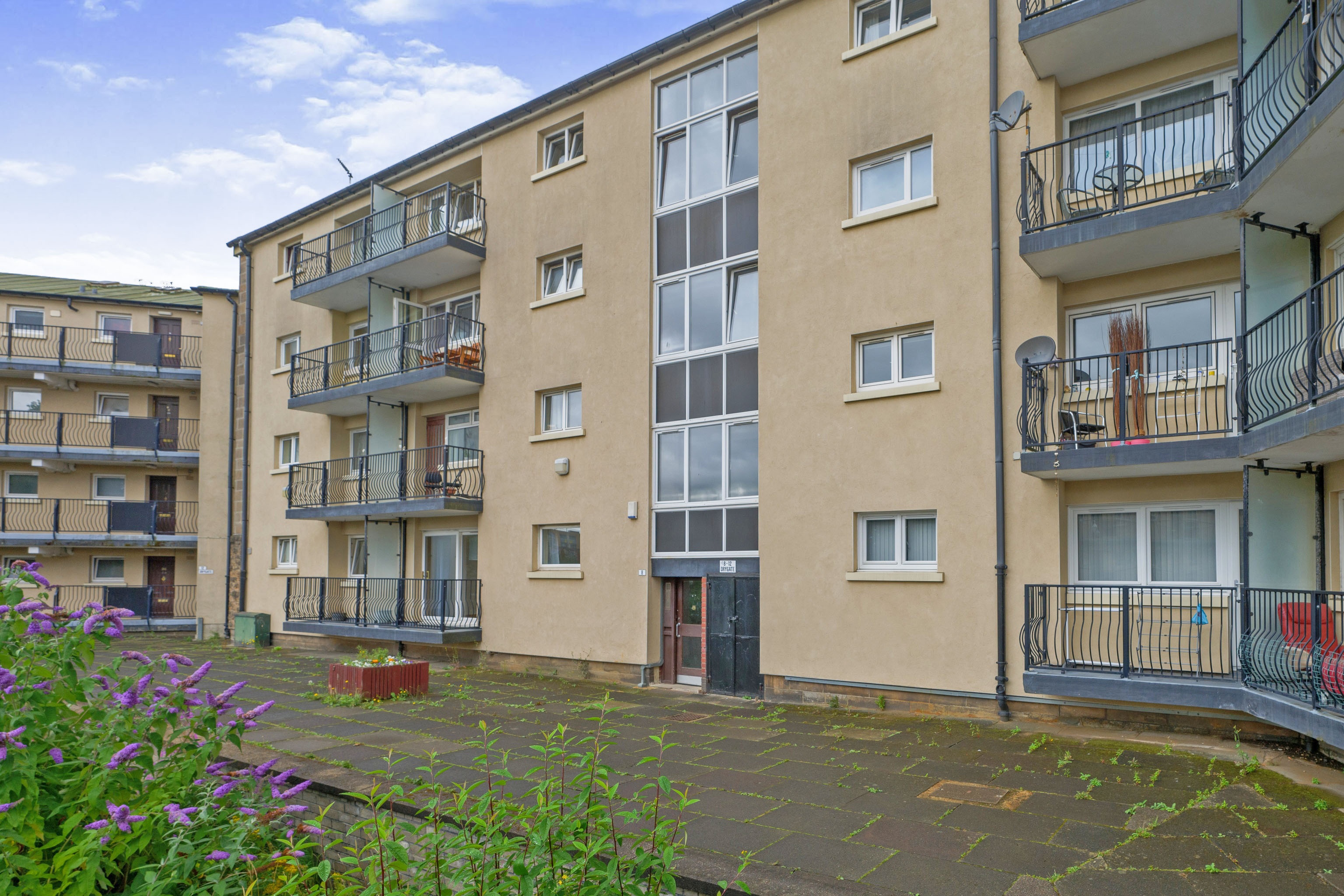 2 bedroom flat for sale in 8 Drygate, Glasgow, G4 0YF