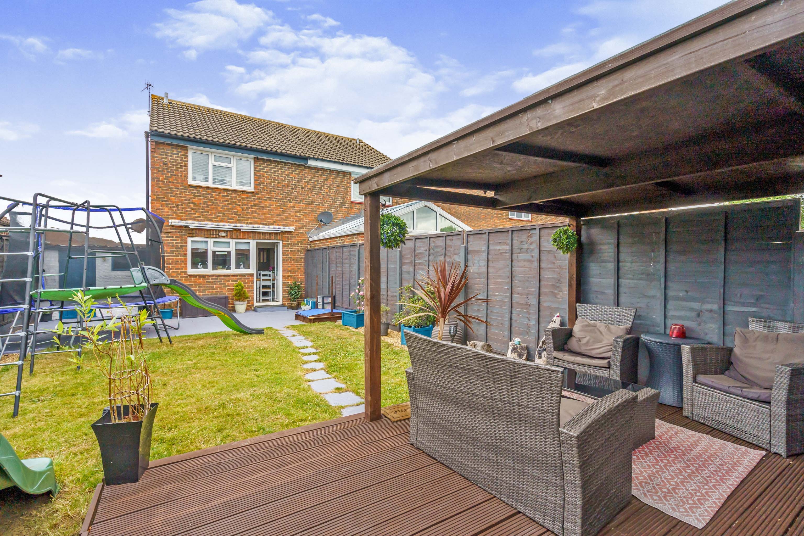 2 bedroom semidetached house for sale in Osprey Gardens, North Bersted