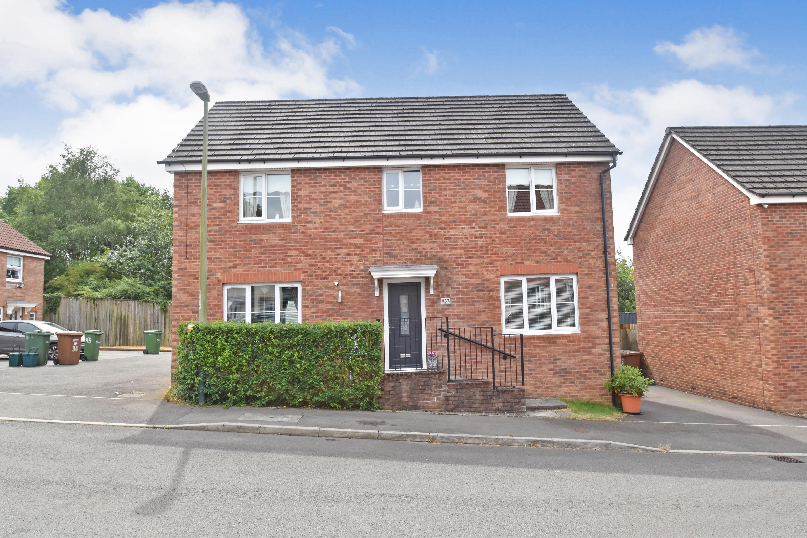 4 bedroom detached house for sale in Marsh Court, Bargoed, CF81 9BF