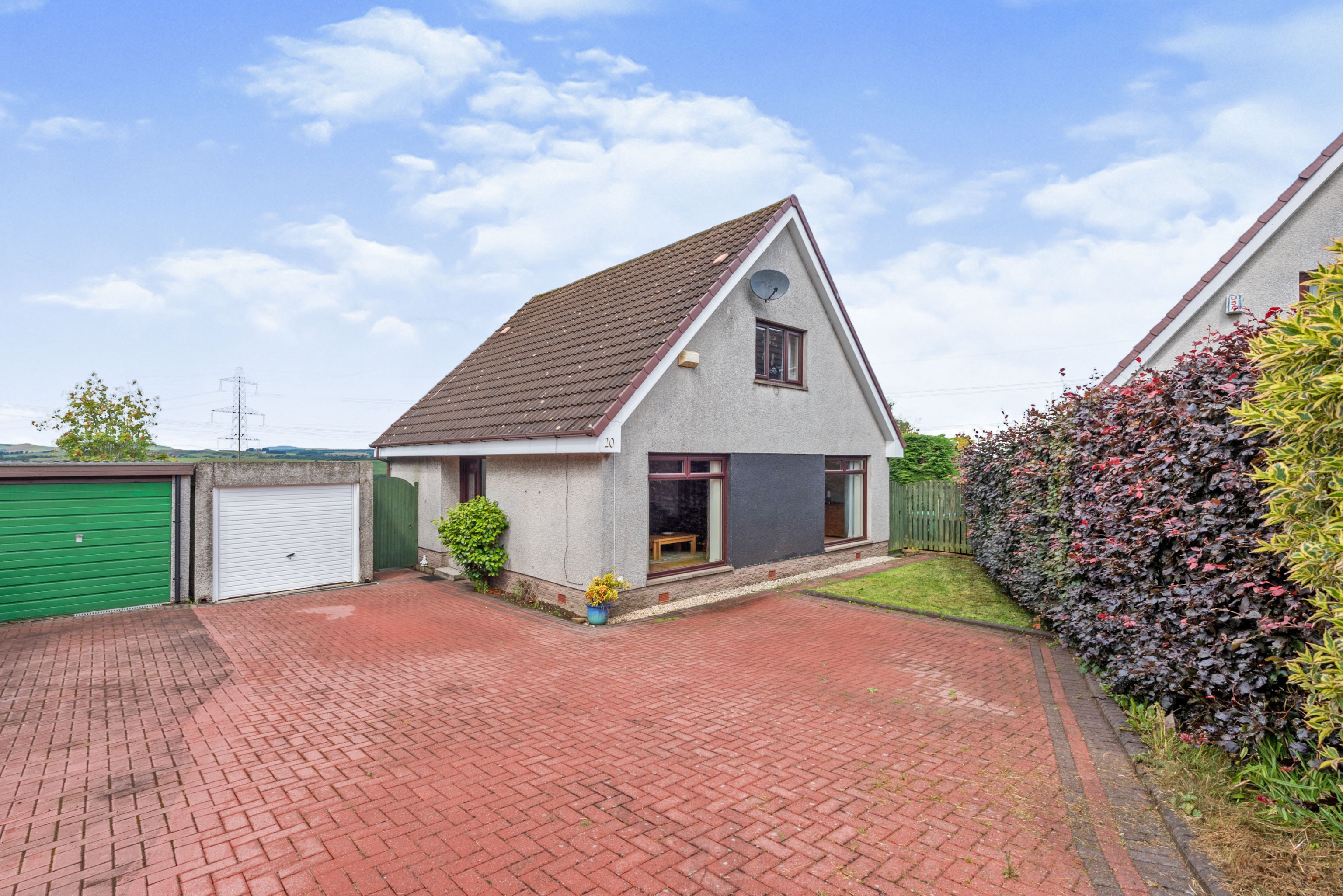 4 bedroom detached house for sale in Keirsbeath Court, Kingseat, KY12 0UE