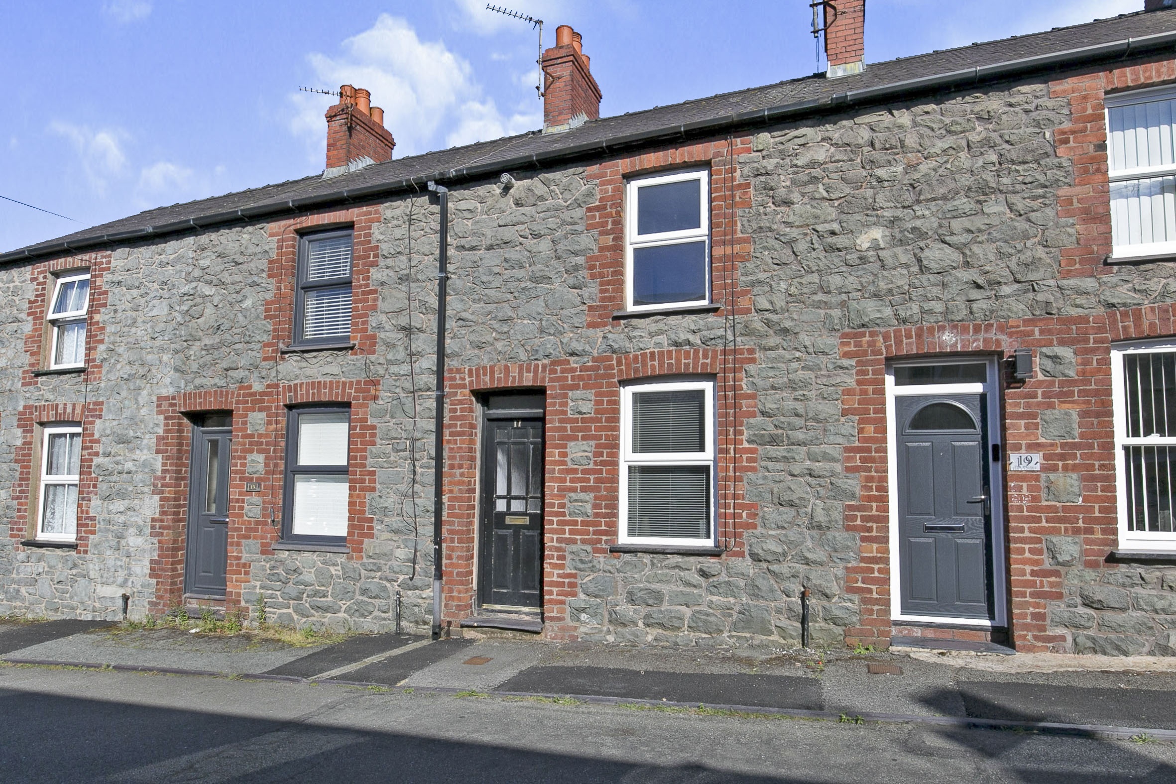 2 bedroom terraced house for sale in Tan Y Graig, Bangor, LL57 4SD