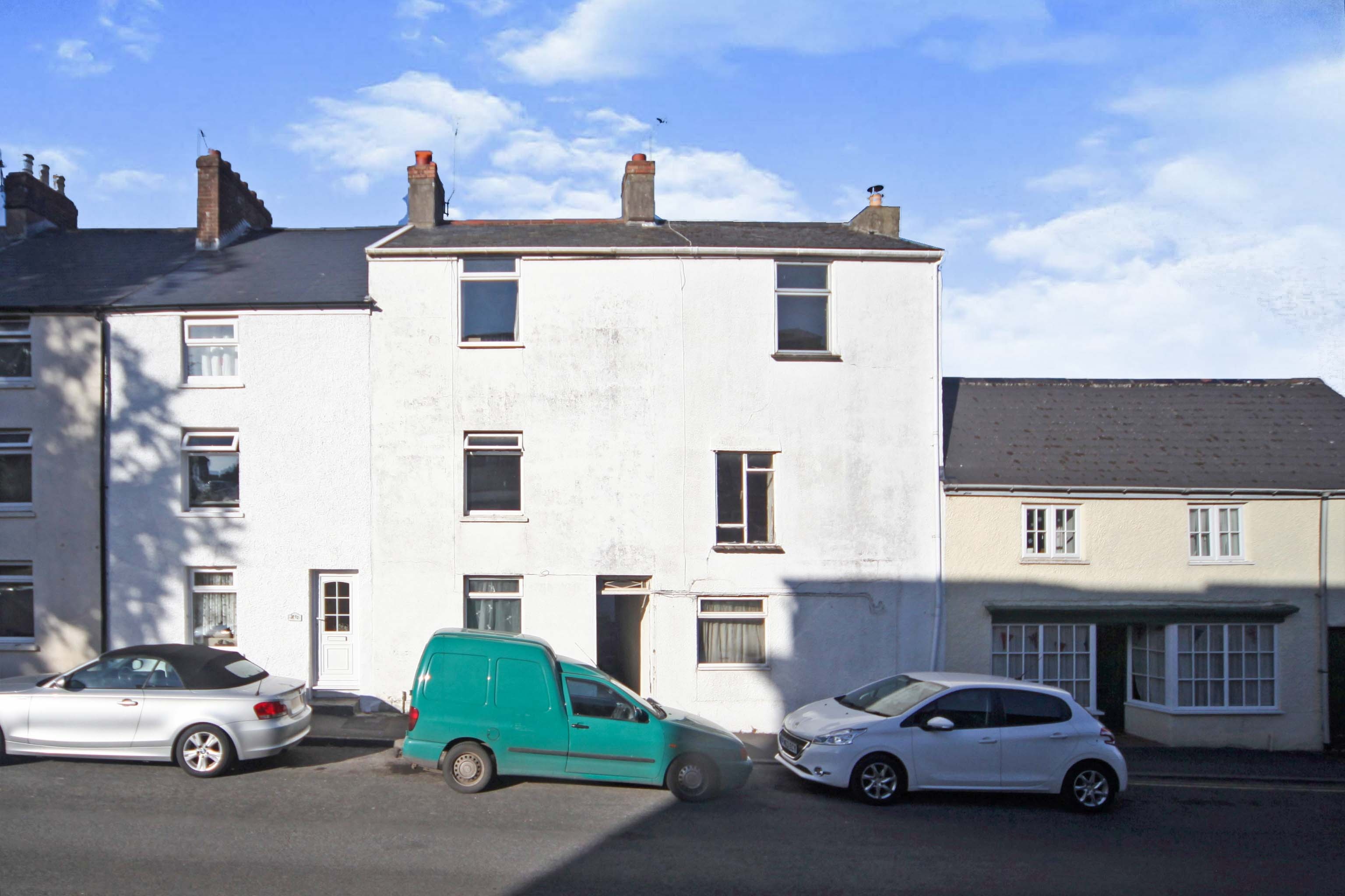 2 bedroom terraced house for sale in Combe Street, Chard, TA20 1JD