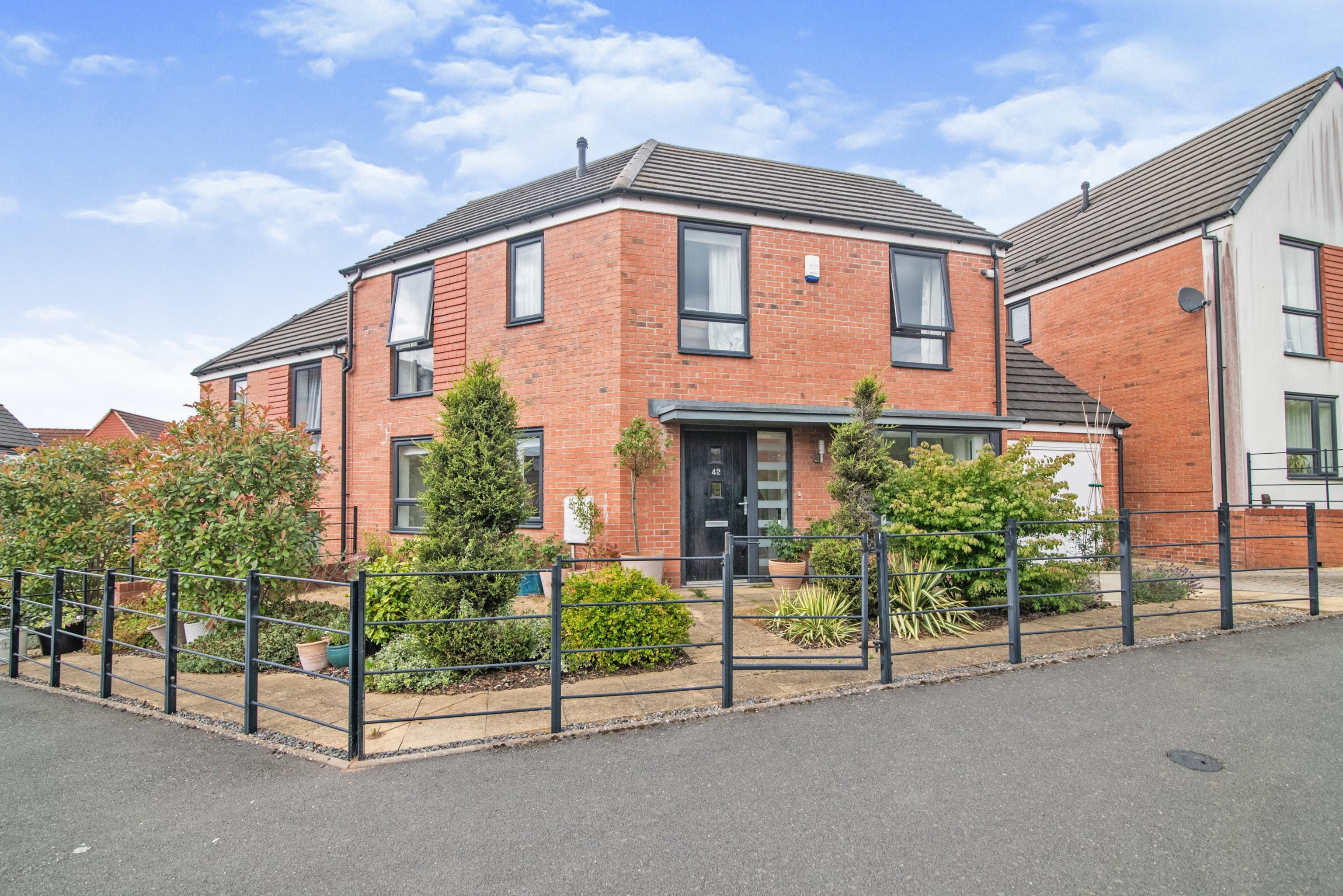 3 bedroom semidetached house for sale in Raven Hays Road, Birmingham