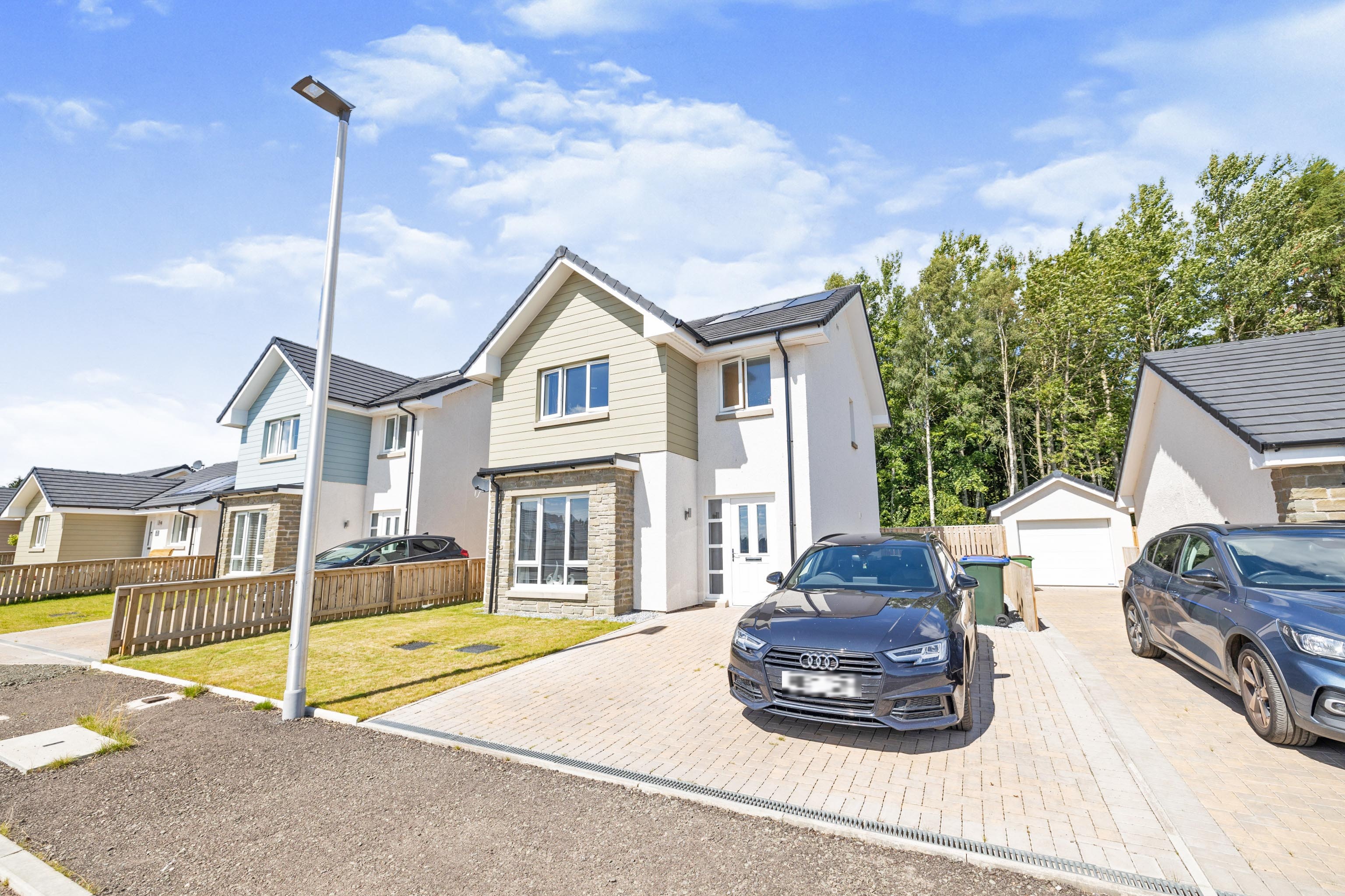 3 bedroom detached house for sale in Braids Close, Alyth, PH11 8FE