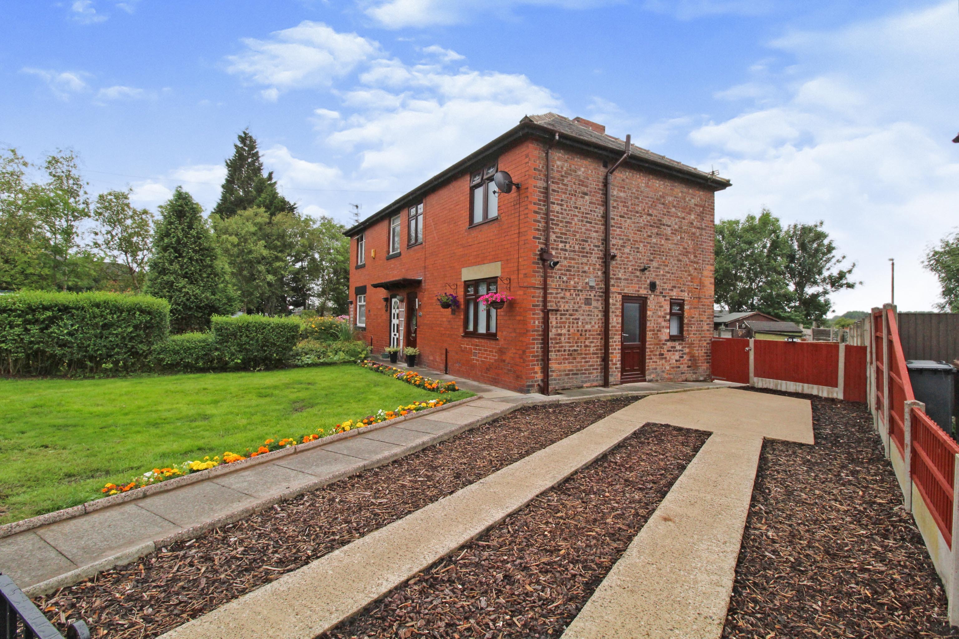 3 bedroom semidetached house for sale in Bickershaw Lane, Bickershaw