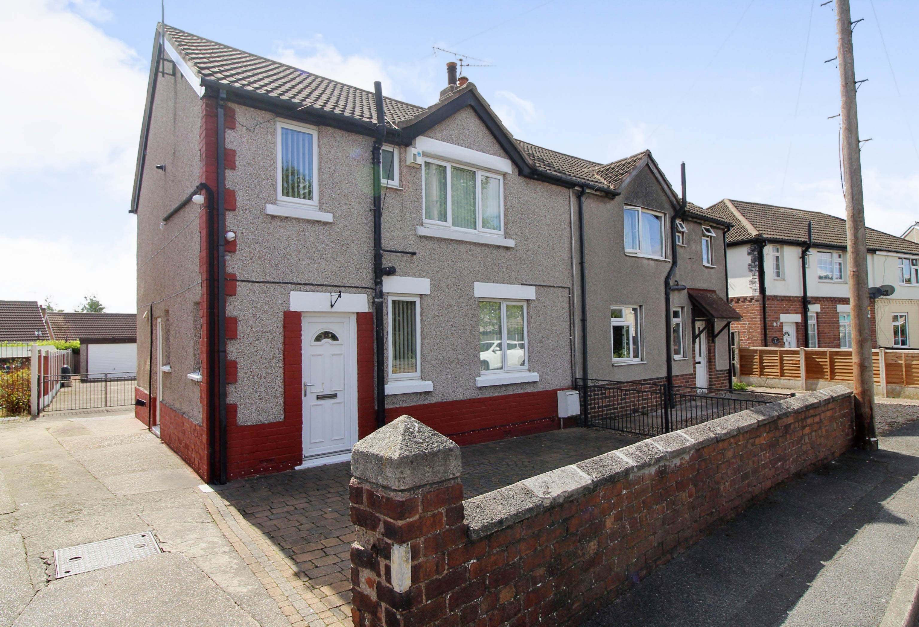 3 bedroom semidetached house for sale in The Crescent, Barlborough