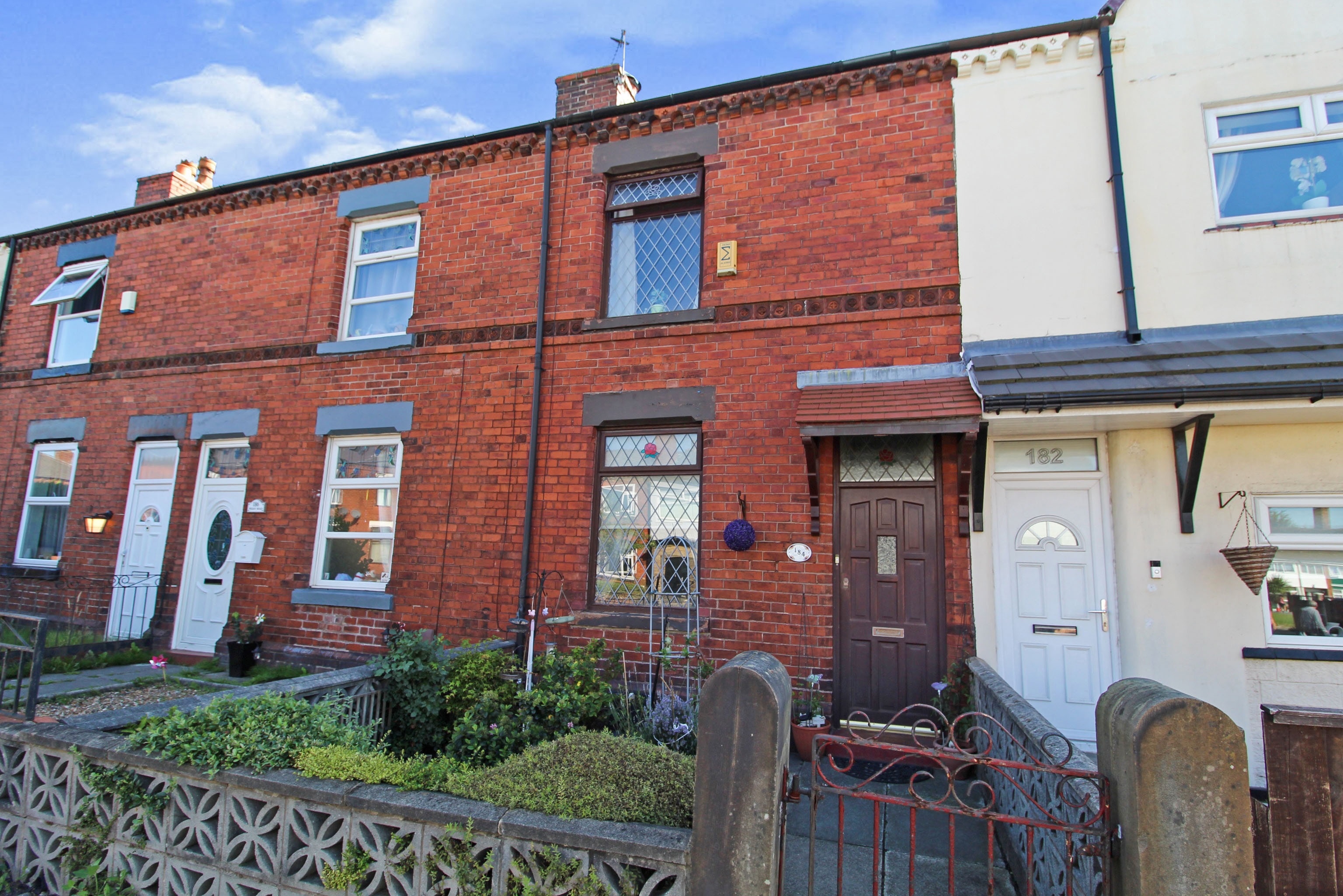 2 bedroom terraced house for sale in Wigan Road, AshtonInMakerfield