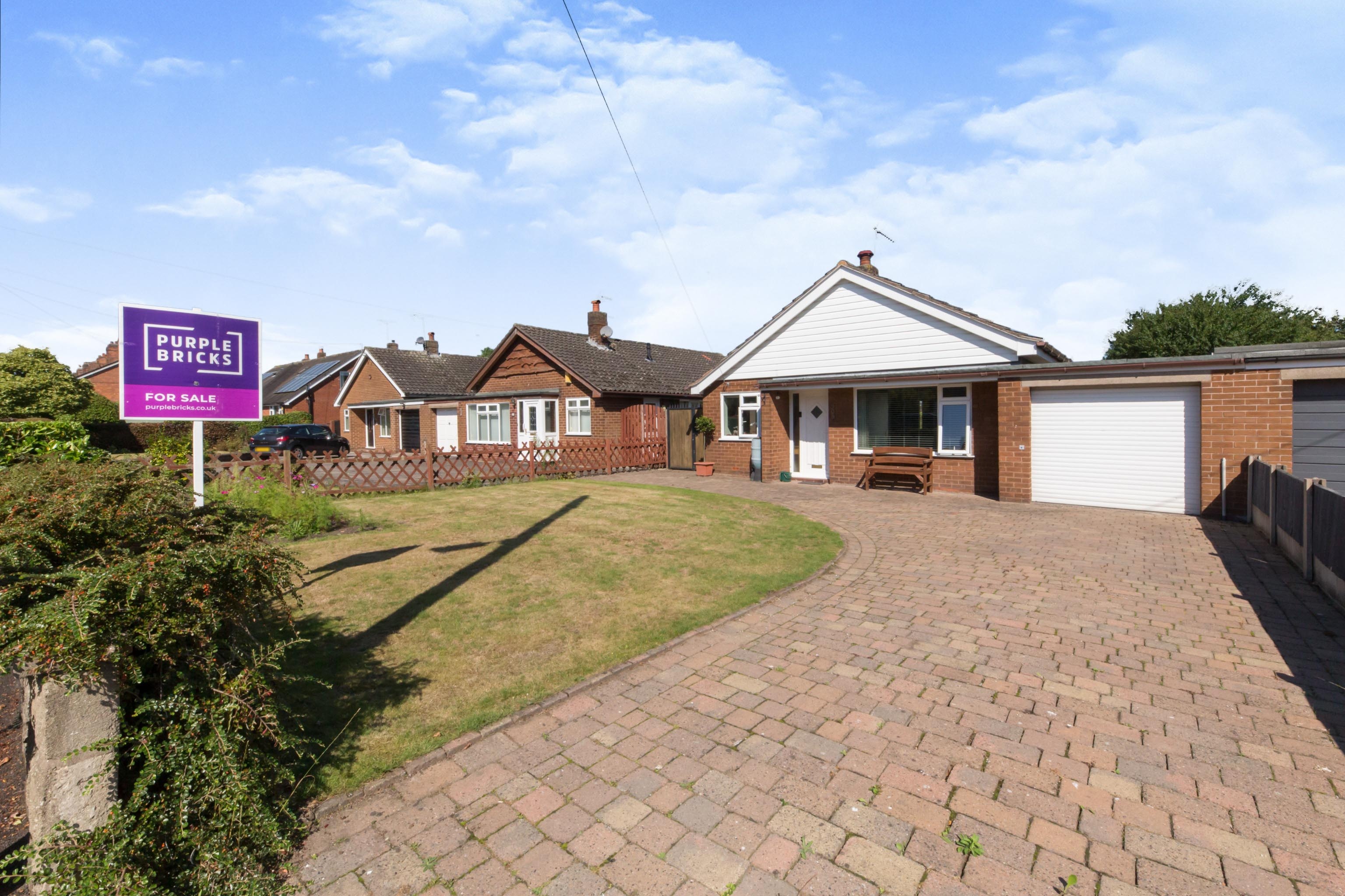 3 bedroom detached bungalow for sale in Heath Road, Sandbach, CW11 2LE