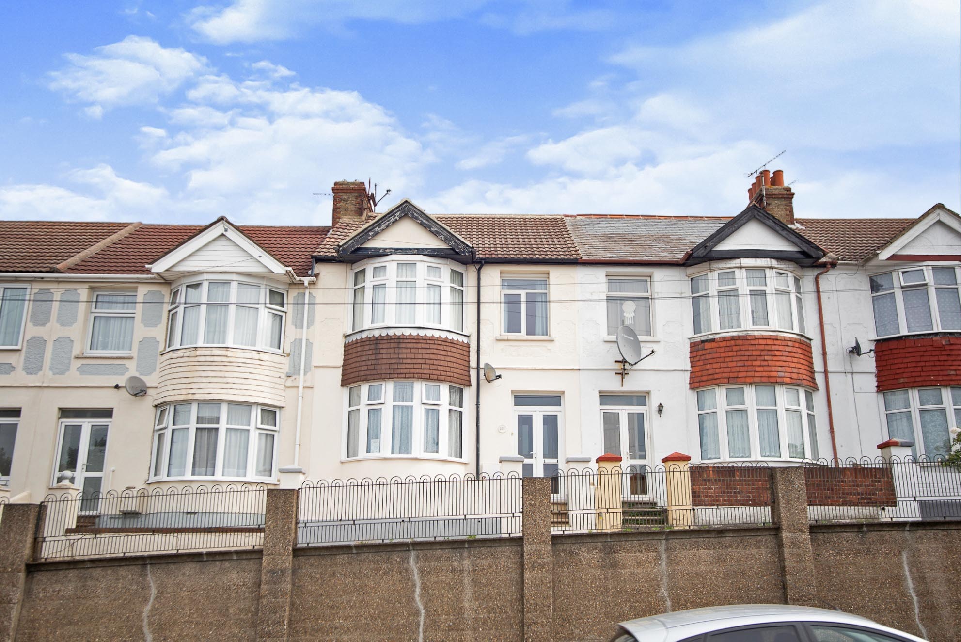 3 bedroom terraced house for sale in Chatham Hill, Gillingham, ME7 5PJ