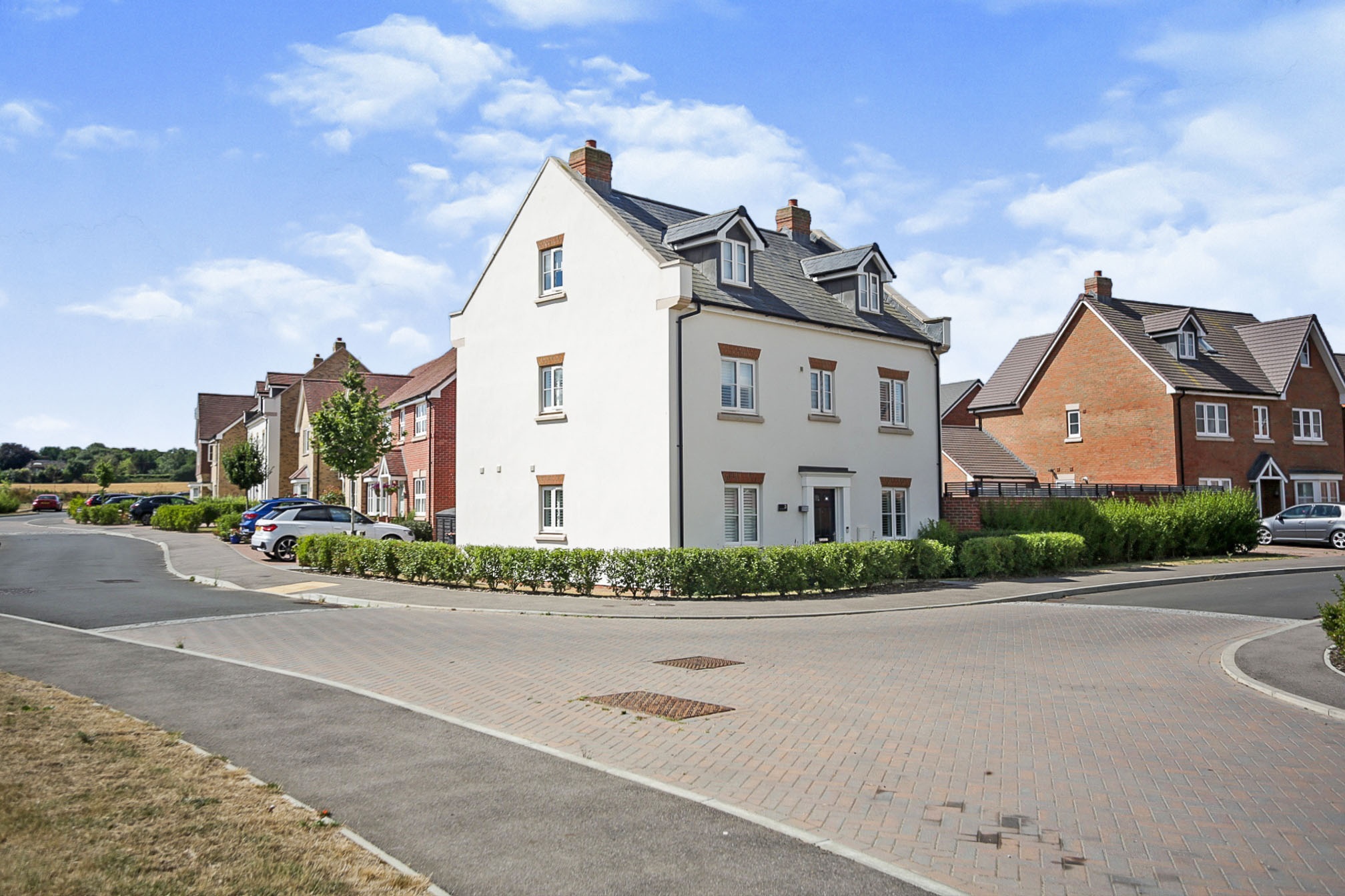 5 bedroom detached house for sale in Brigden Gardens, Faversham, ME13 8GY