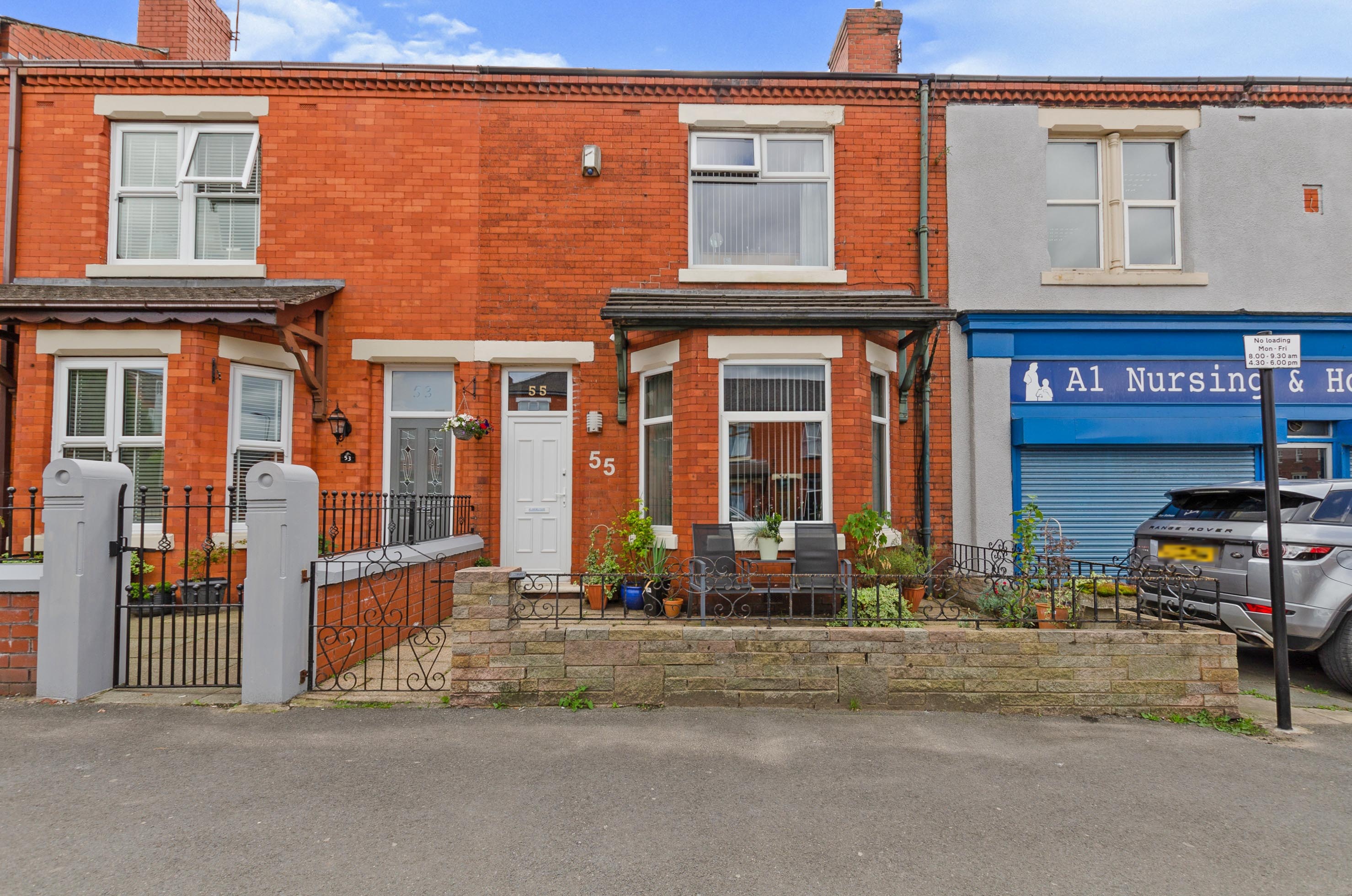 3 bedroom terraced house for sale in Park Road, Wigan, WN6 7AA