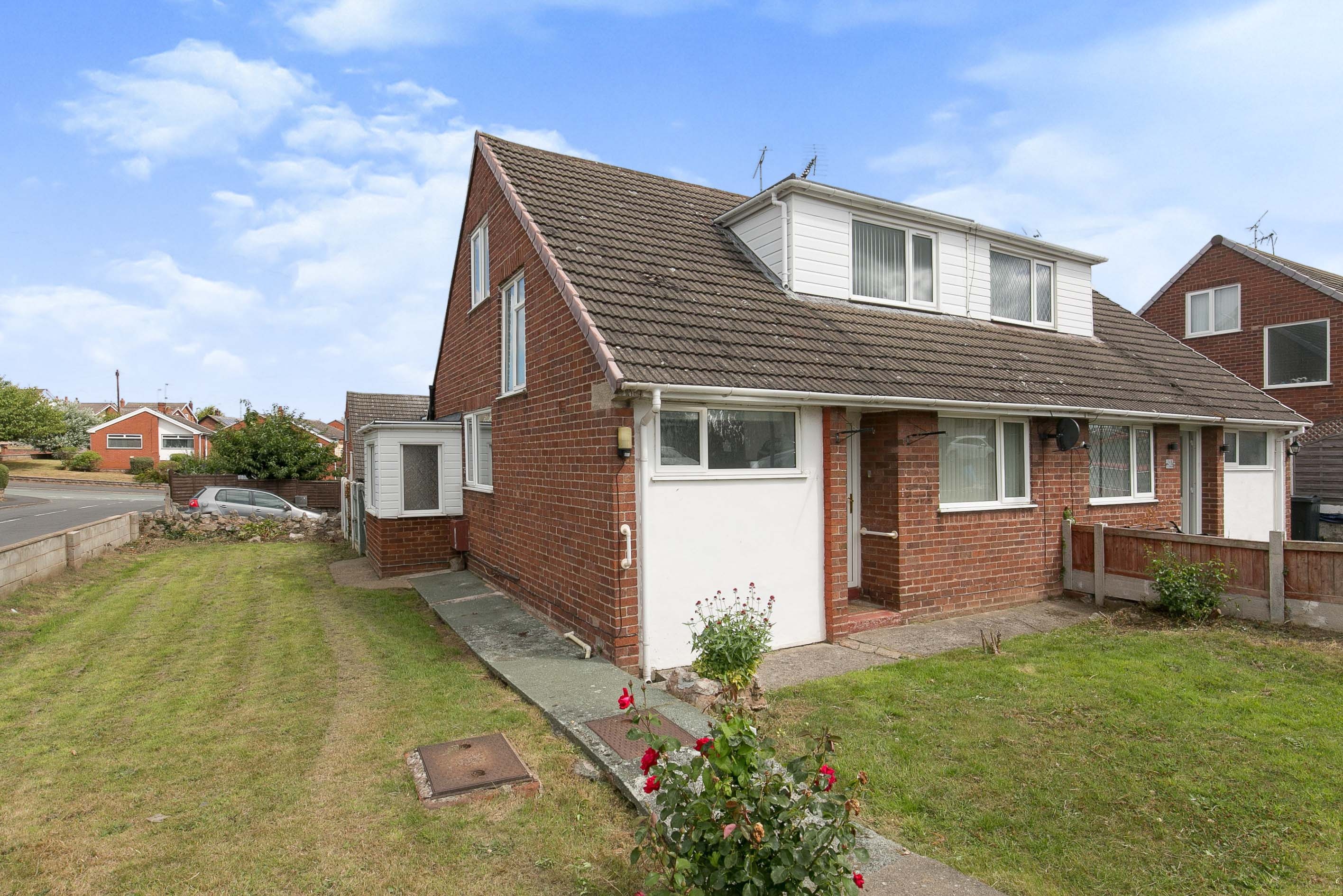 4 bedroom semidetached bungalow for sale in Edwin Drive, Flint, CH6 5QJ