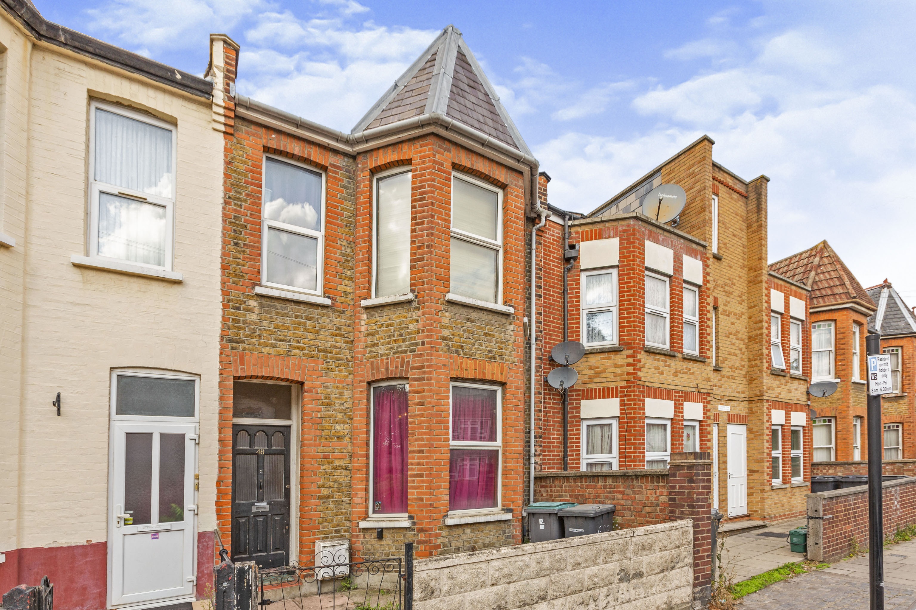 4 bedroom terraced house for sale in Ellenborough Road, Wood Green, N22 5EY
