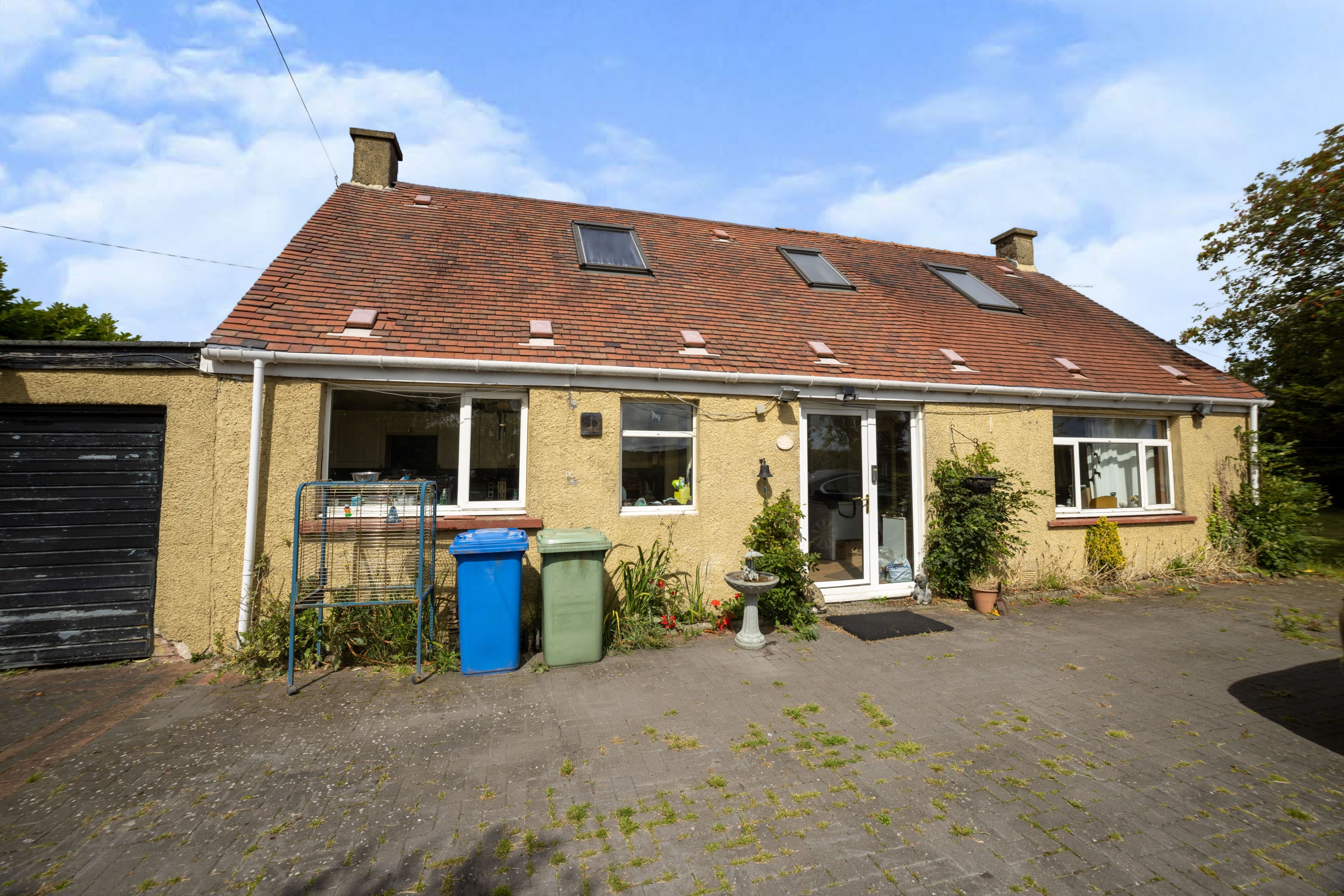 3 bedroom detached bungalow for sale in Shieldhill Road, Falkirk, FK2 0DU