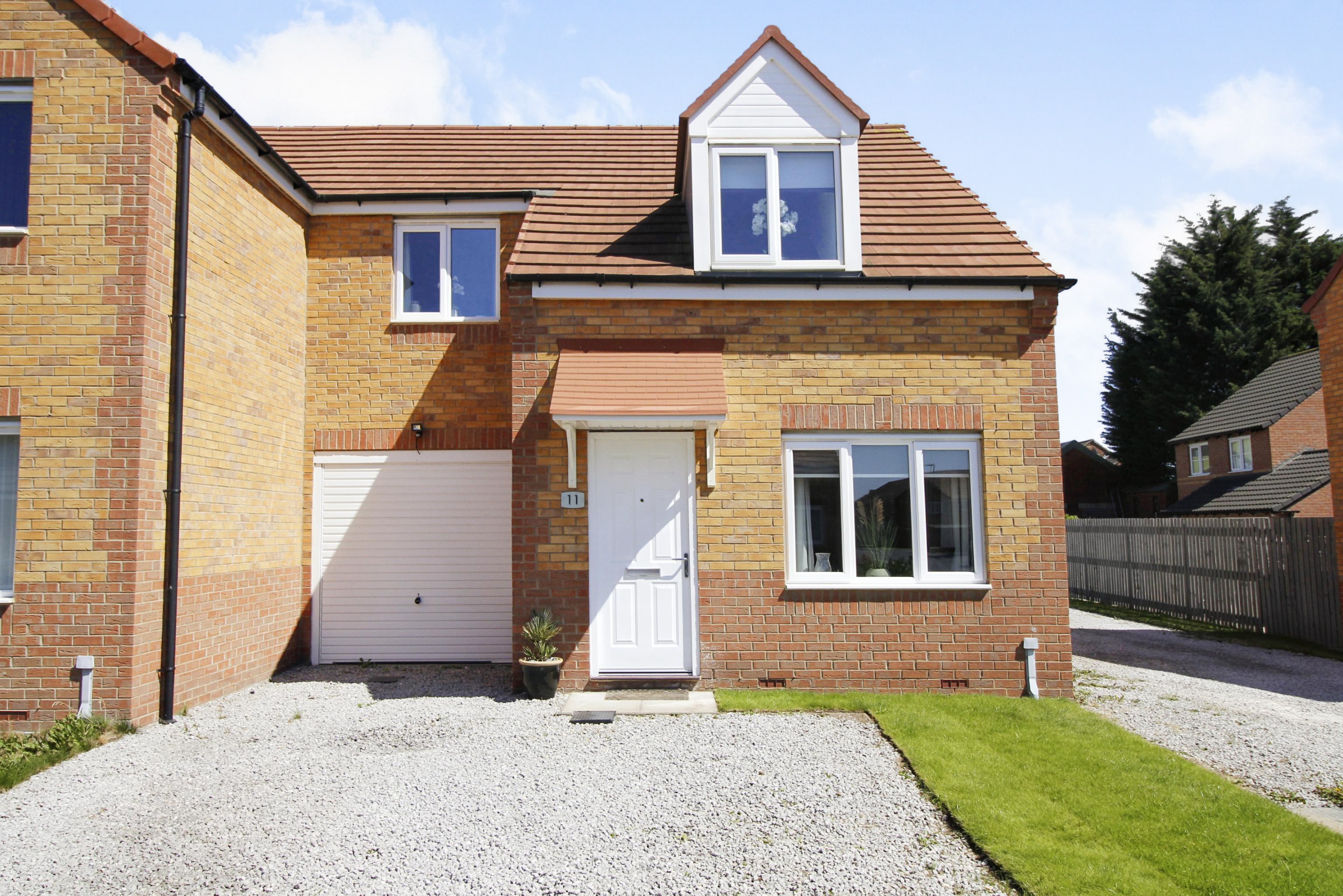 3 bedroom semidetached house for sale in Sharleston Drive, Stainforth