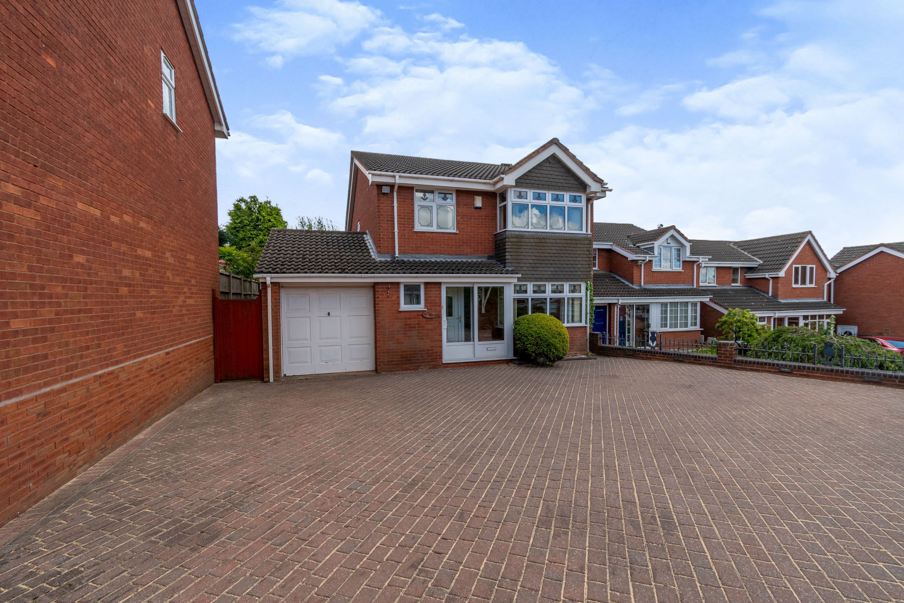 4 bedroom detached house for sale in Gail Close, Shire Oak, Walsall