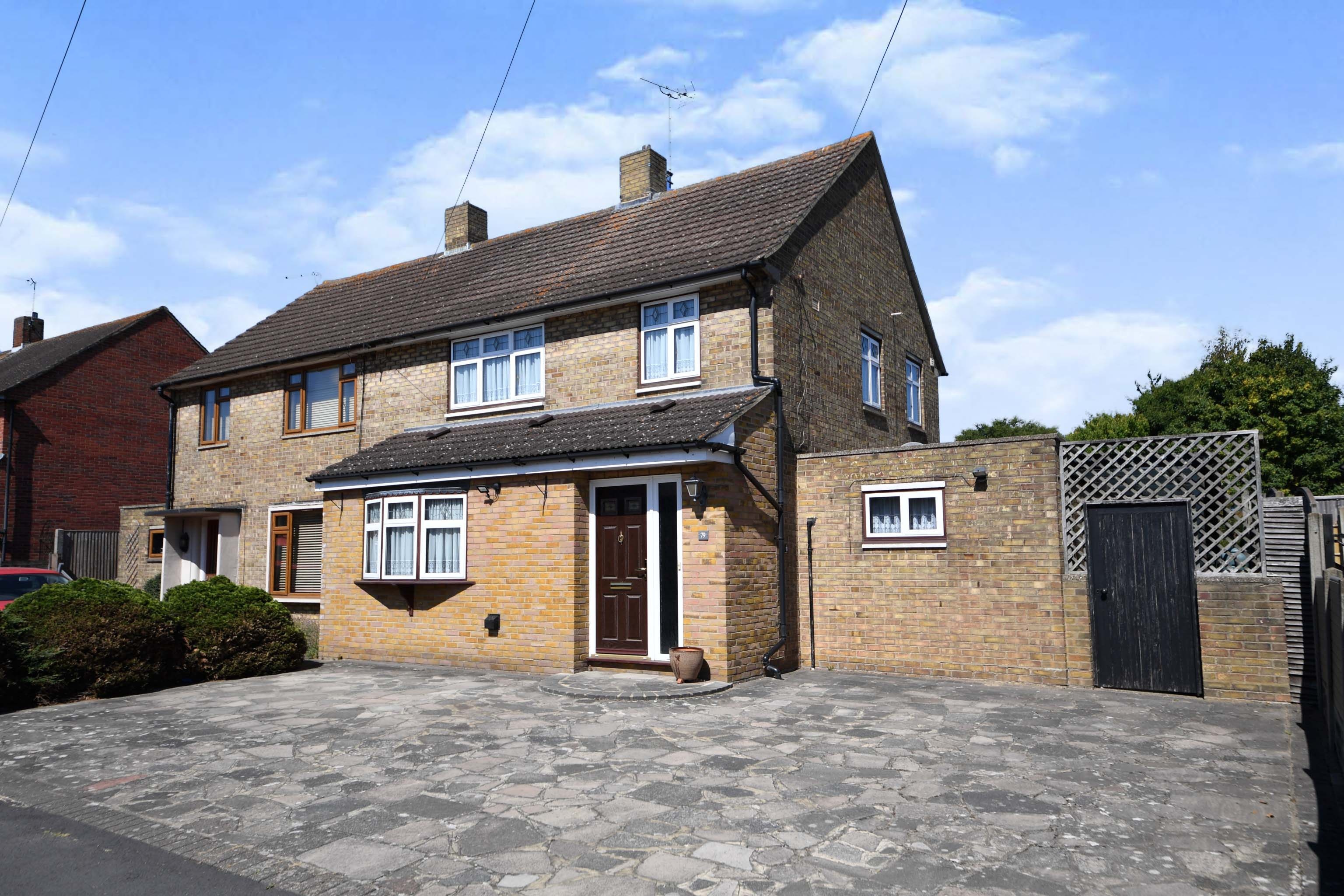 3 bedroom semidetached house for sale in Monkswood Avenue, Waltham Abbey, EN9 1LD