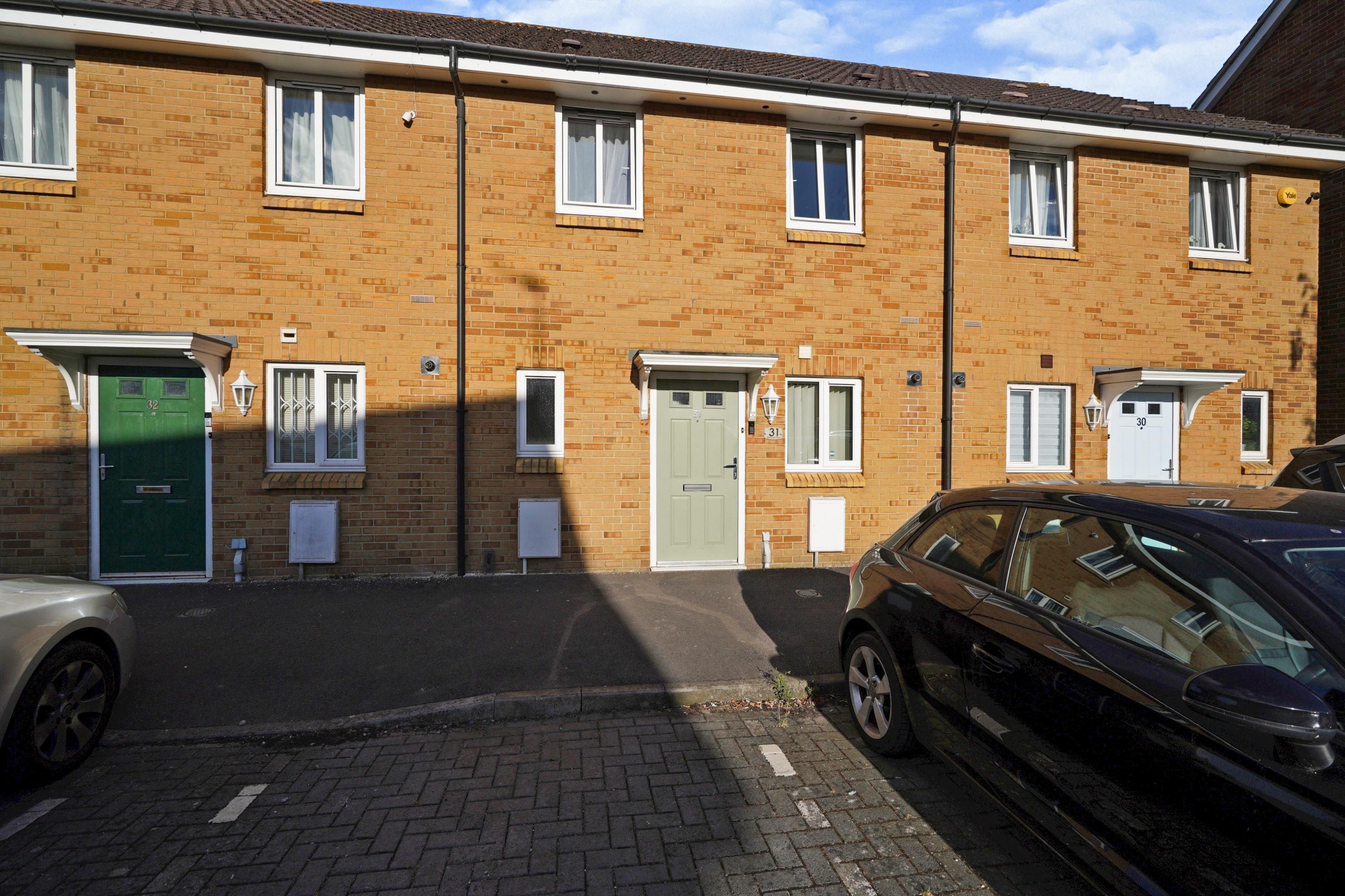 3 bedroom terraced house for sale in Bilborough Drive, Swindon, SN3 2GZ