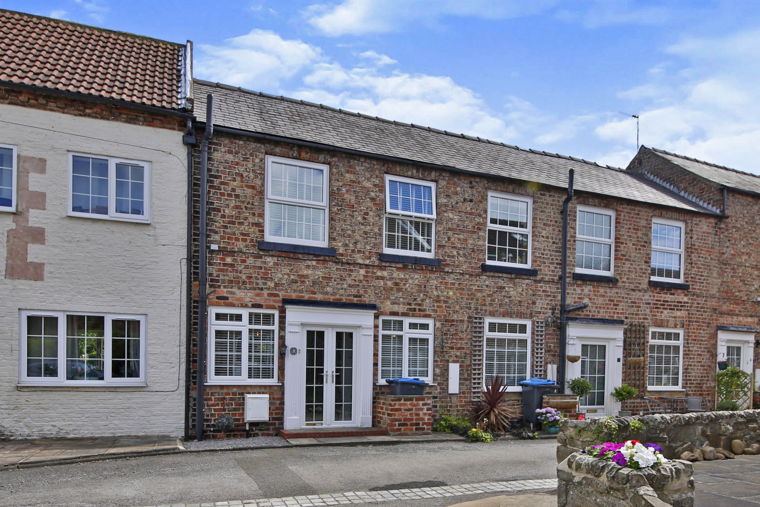 2 bedroom terraced house for sale in Manor Court, Northallerton, DL6 2UT