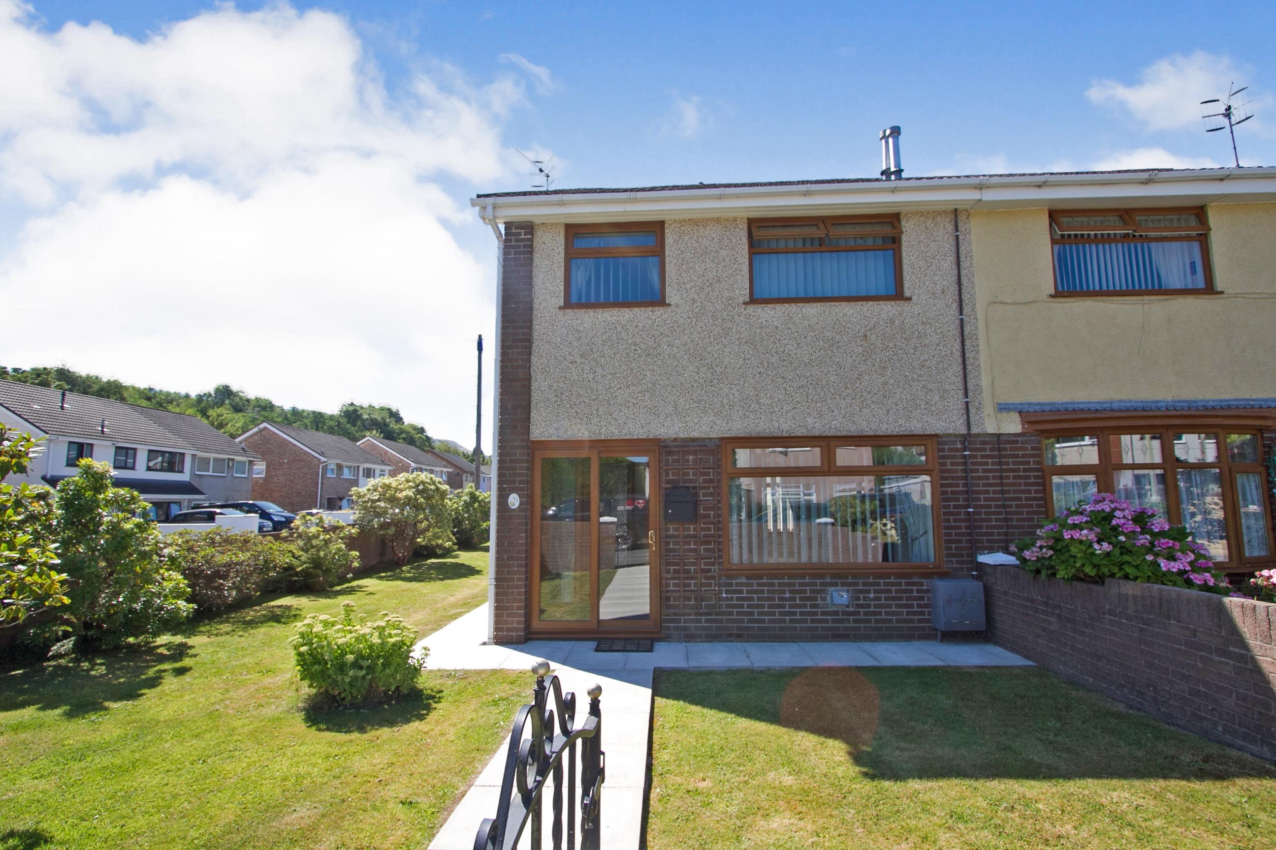 3 bedroom semidetached house for sale in Cae Felin Parc, Aberdare