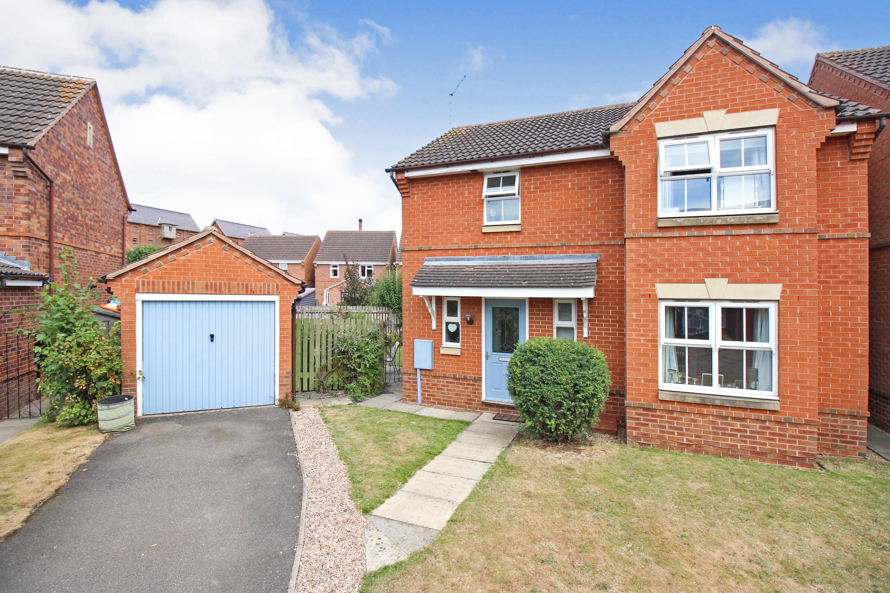 3 bedroom detached house for sale in Cobblers Way, Sleaford, NG34 7FB