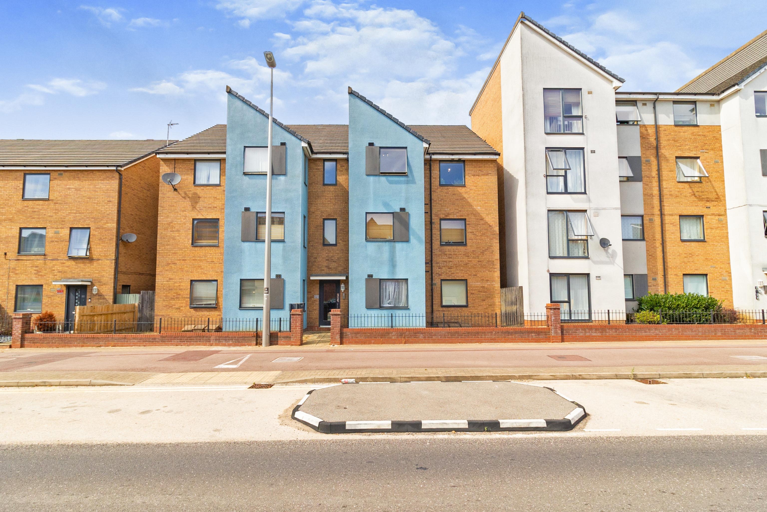 2 bedroom penthouse for sale in Countess Way, Broughton, Milton Keynes