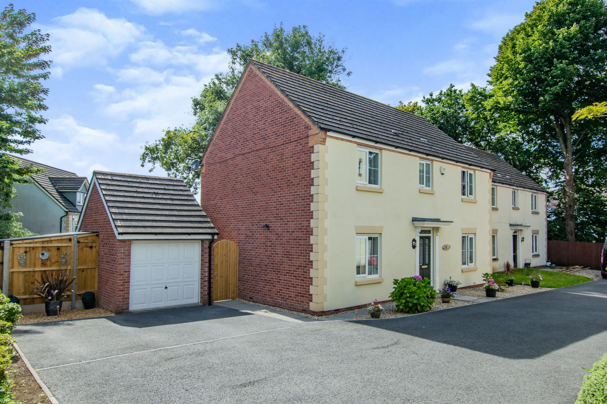 4 bedroom detached house for sale in Bro'r Holl Saint, Carmarthen, SA31 1SH