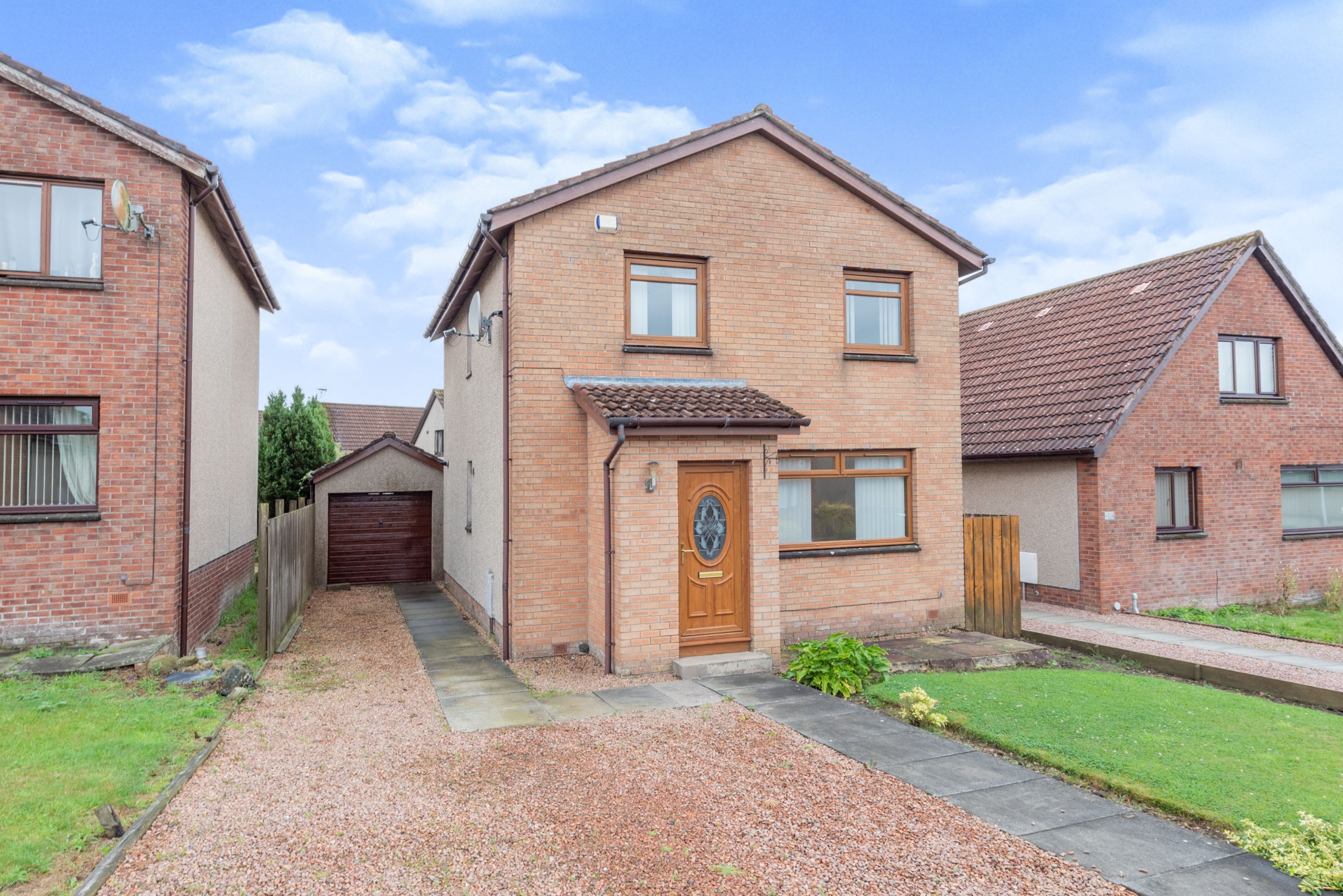 3 bedroom detached house for sale in Sir James Black Gait, Lochgelly