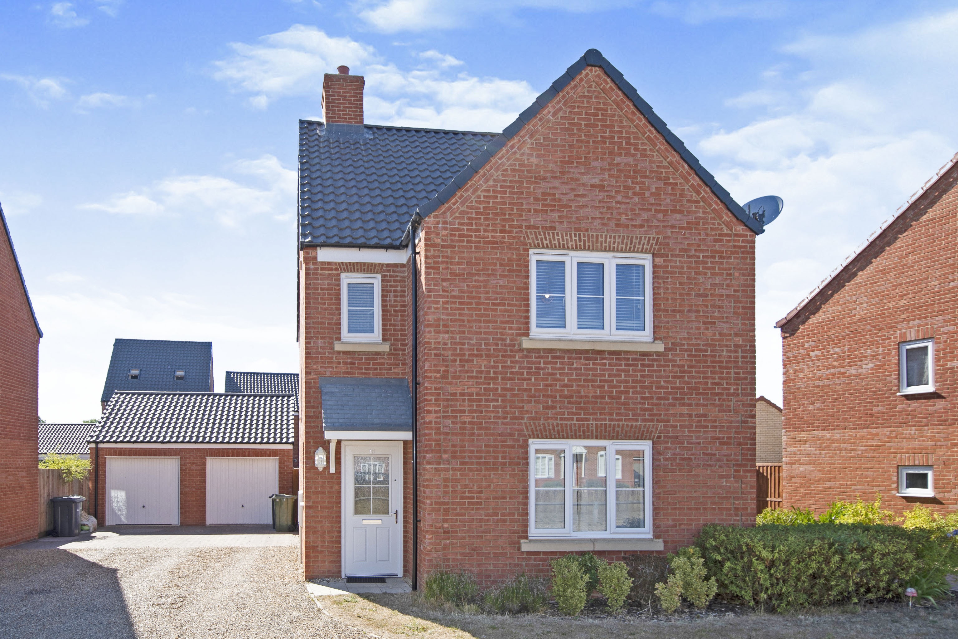 4 bedroom detached house for sale in Coachmaker Way, Hethersett