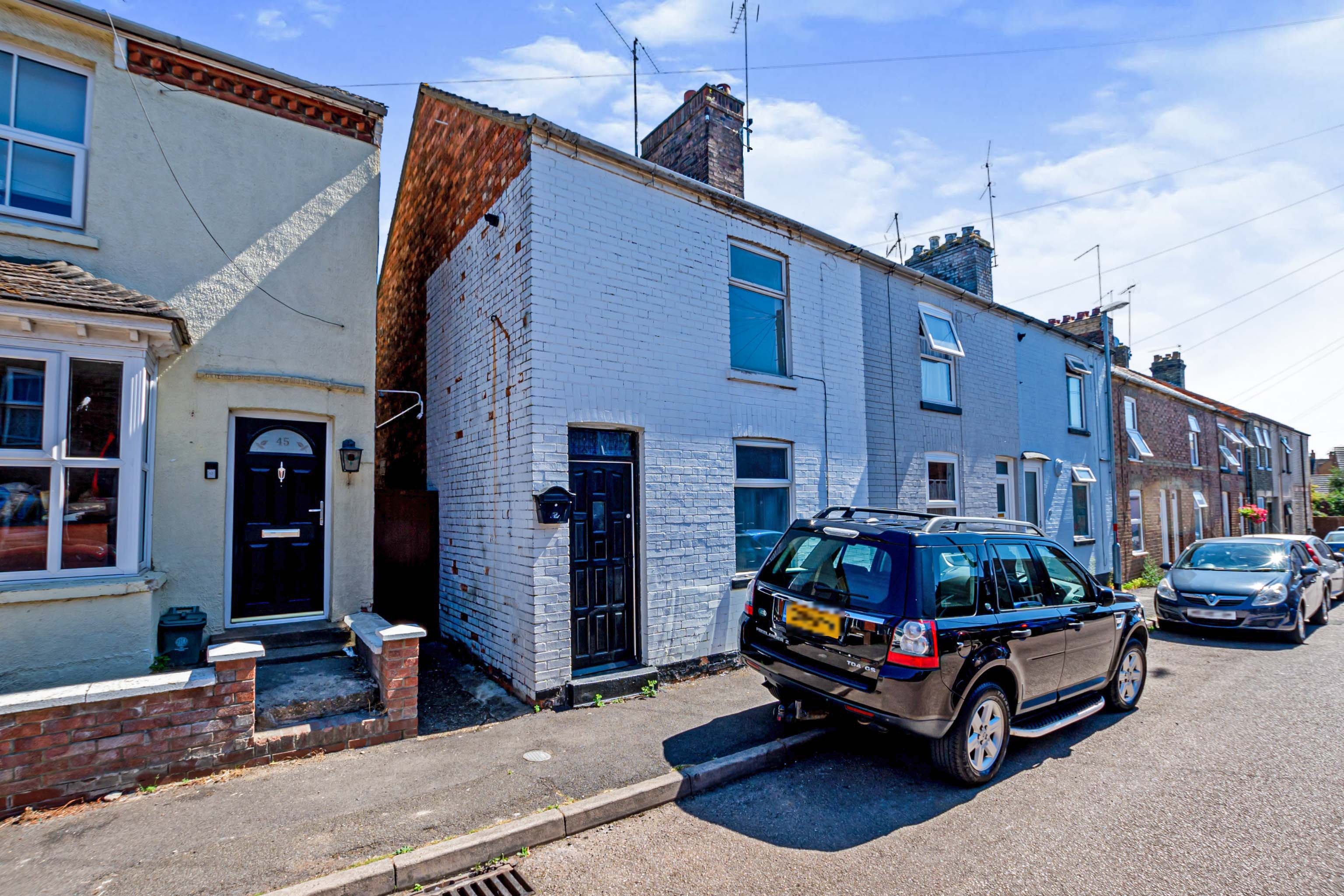 2 bedroom terraced house for sale in Halford Street, Kettering, NN14 4LA