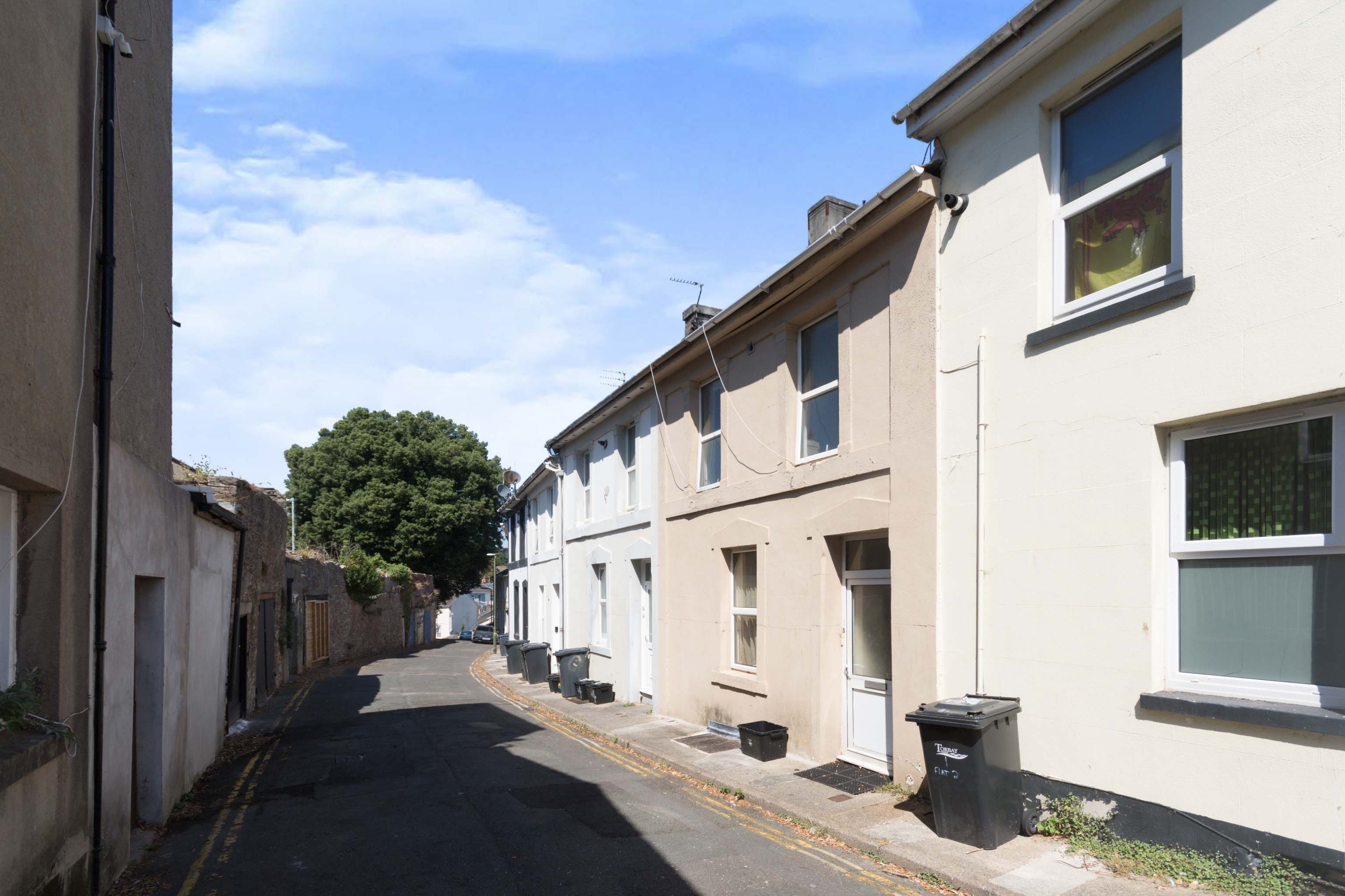 2 bedroom flat for sale in Brunswick Terrace, Torquay, TQ1 4AE