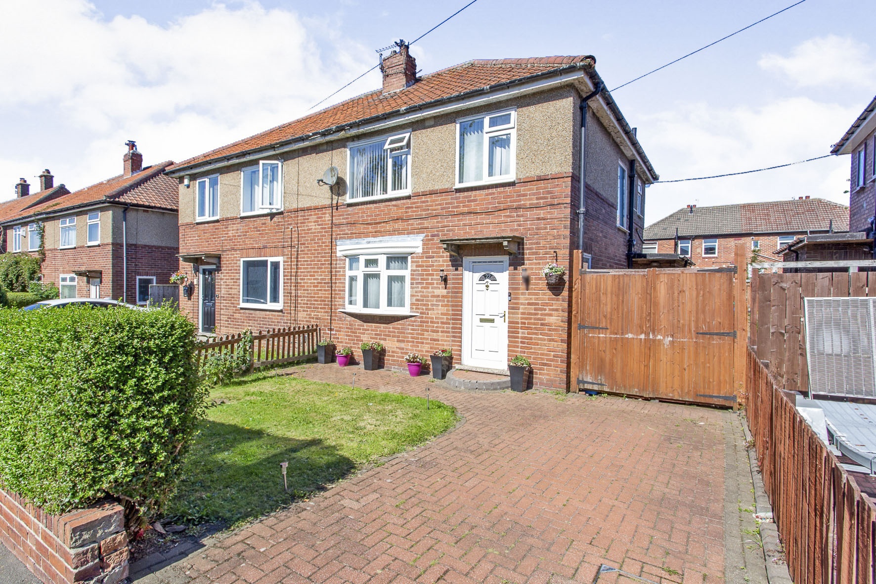 3 bedroom semidetached house for sale in Gardens, Newcastle Upon Tyne, NE5 2RY