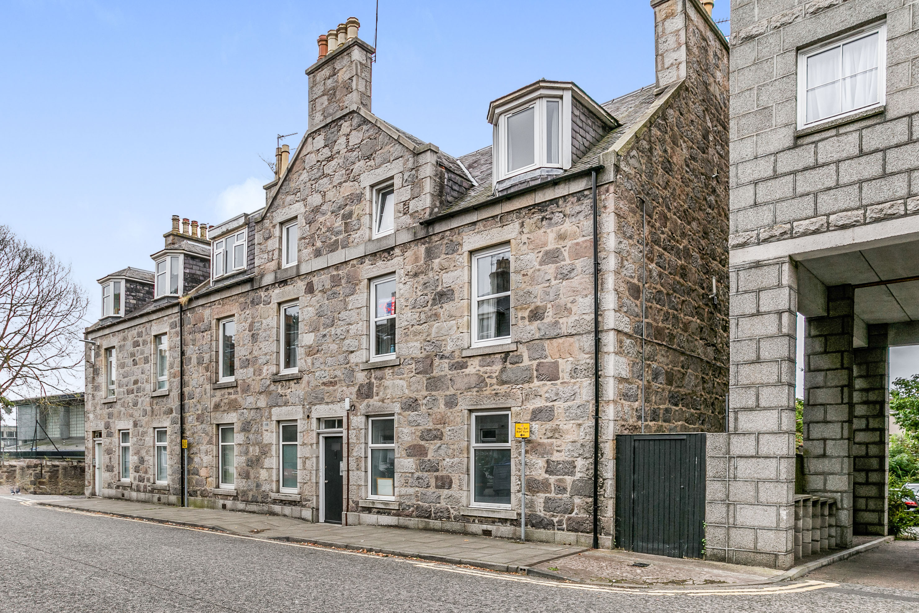 2 bedroom apartment for sale in Whitehall Place, Aberdeen, AB25 2RH