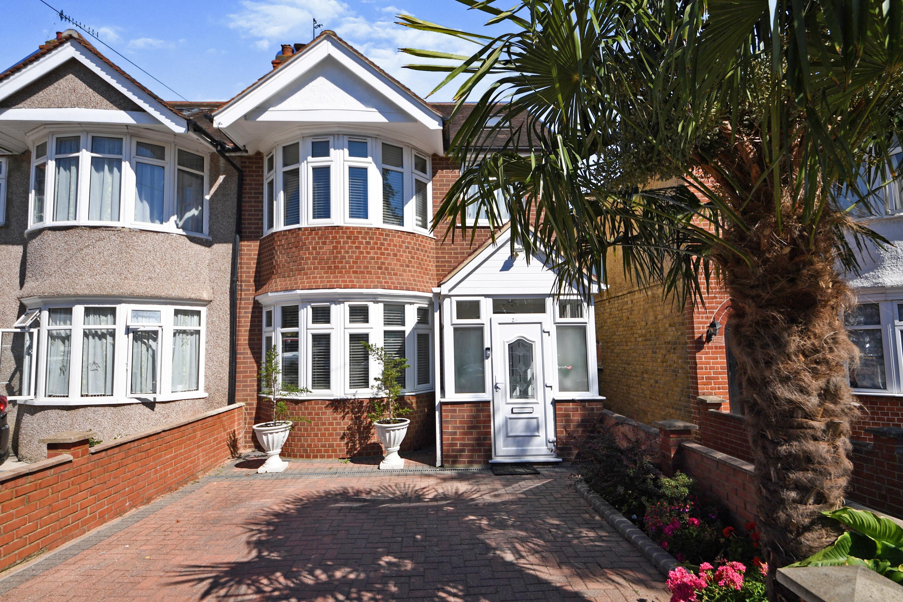 4 bedroom end of terrace house for sale in Boycroft Avenue, Kingsbury