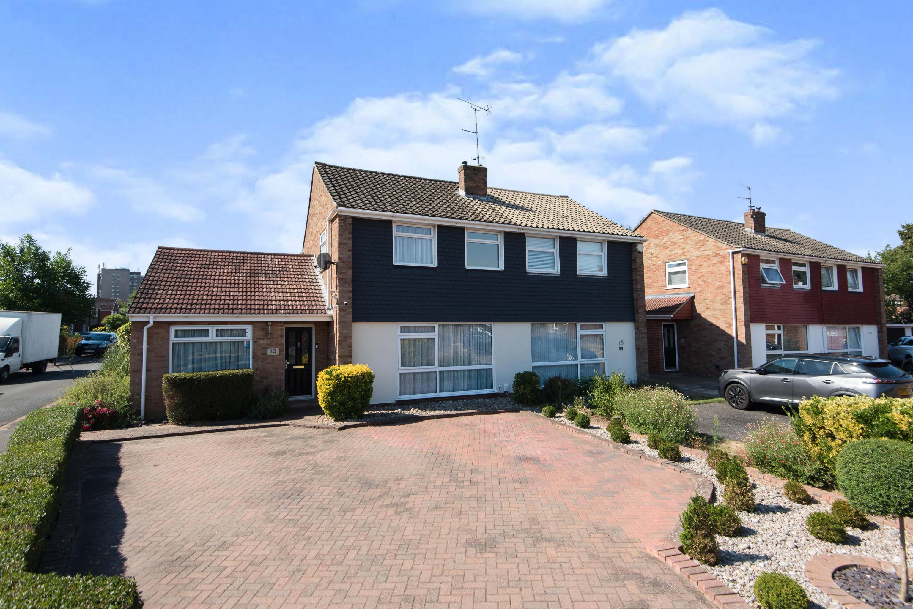 4 bedroom semidetached house for sale in Catherine Drive, Sunburyon