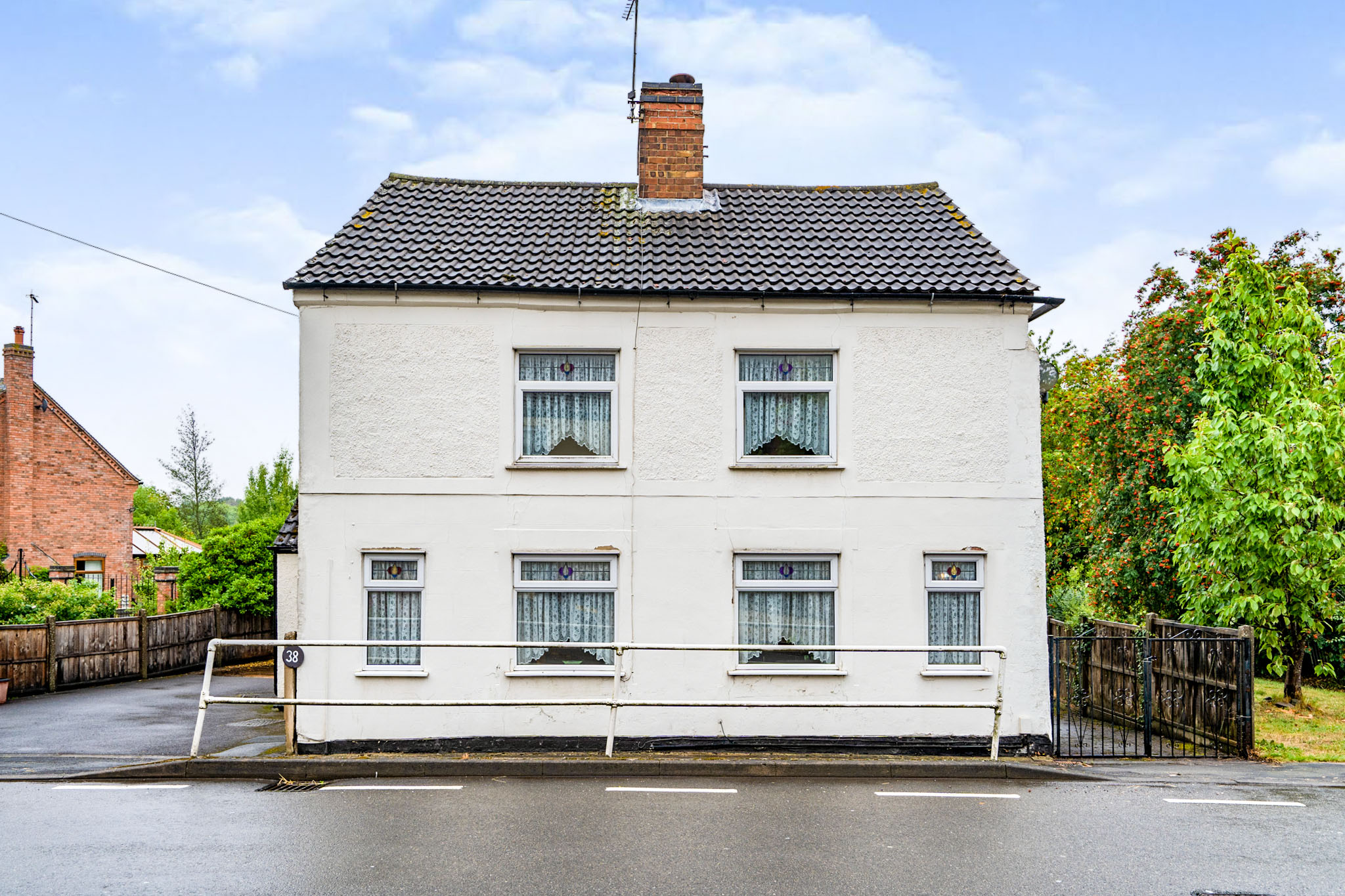 3 bedroom detached house for sale in Main Street, Swannington, LE67 8QN