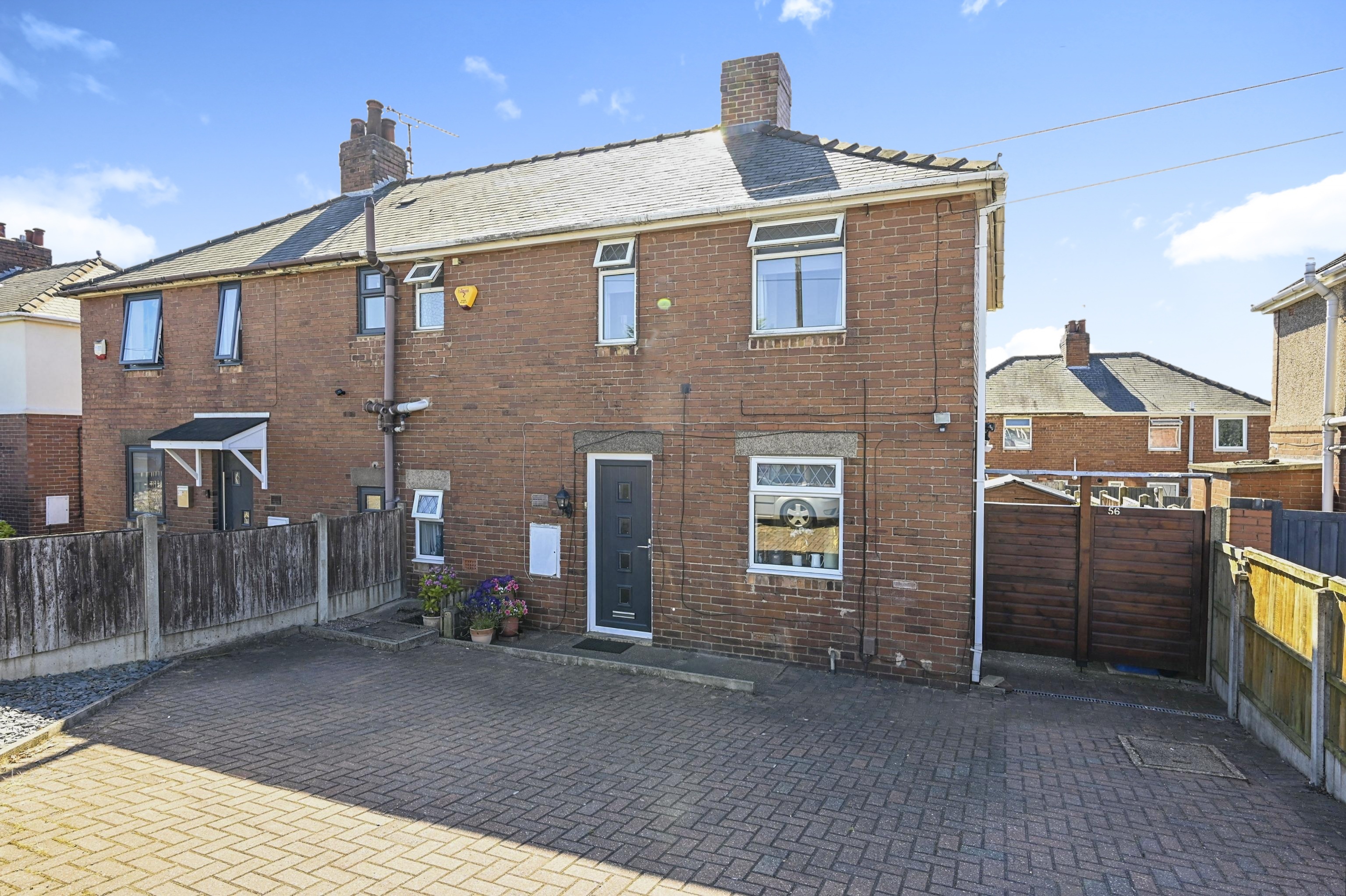 3 bedroom semidetached house for sale in Clipstone Road West