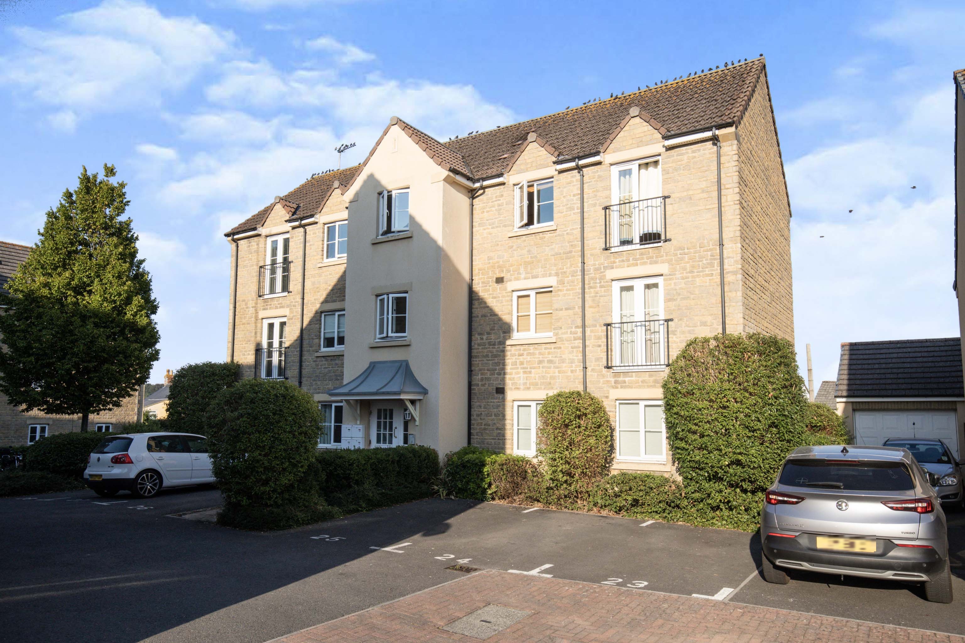 1 bedroom apartment for sale in Beechwood Close, Stroud, GL6 0BG