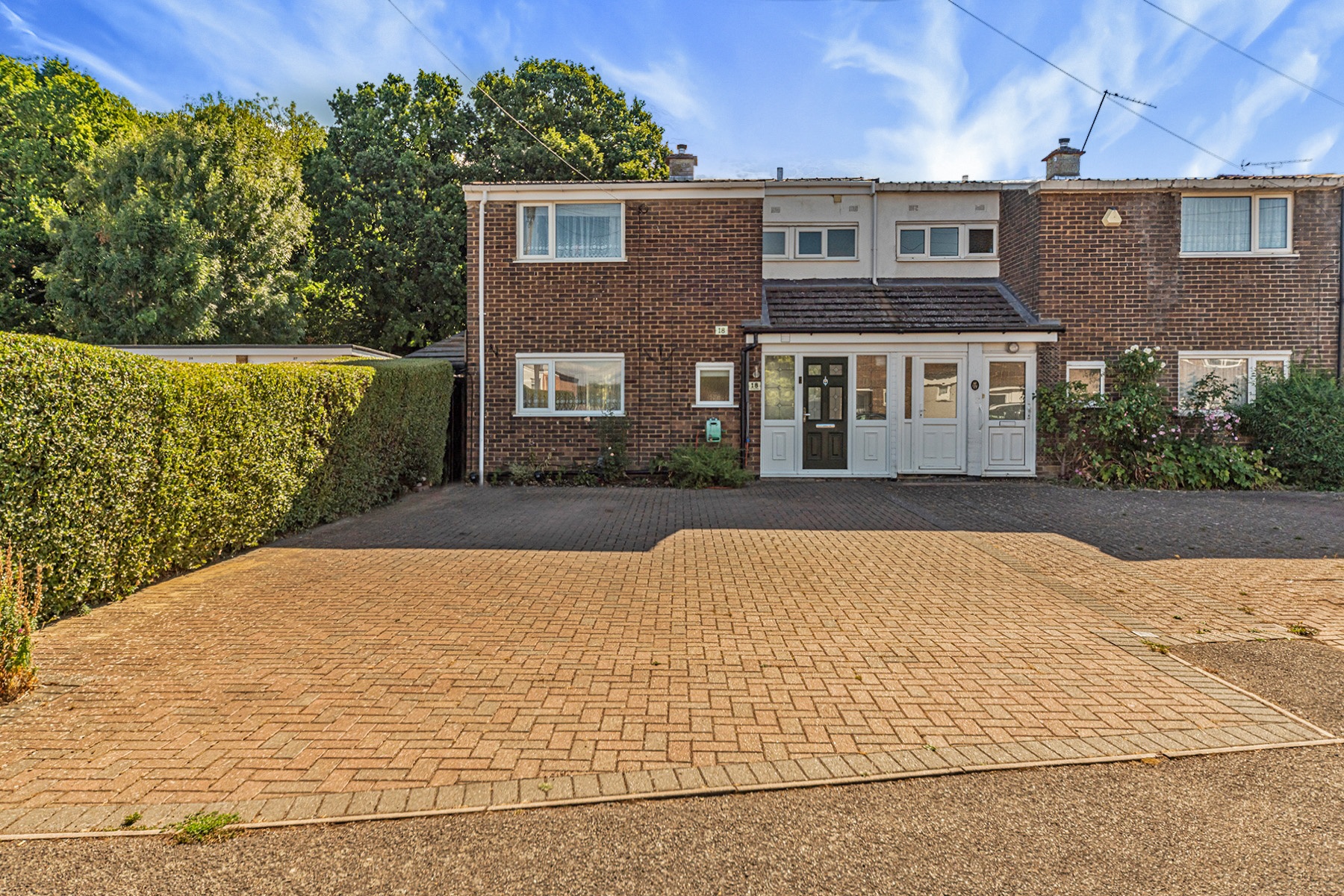 3 bedroom end of terrace house for sale in The Muntings, Stevenage, SG2 9DN