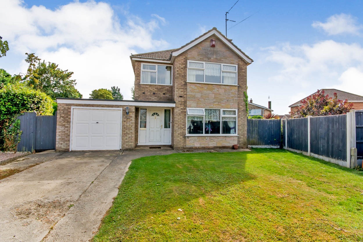 3 bedroom detached house for sale in Birkdale Close, Spalding, PE11 2SL