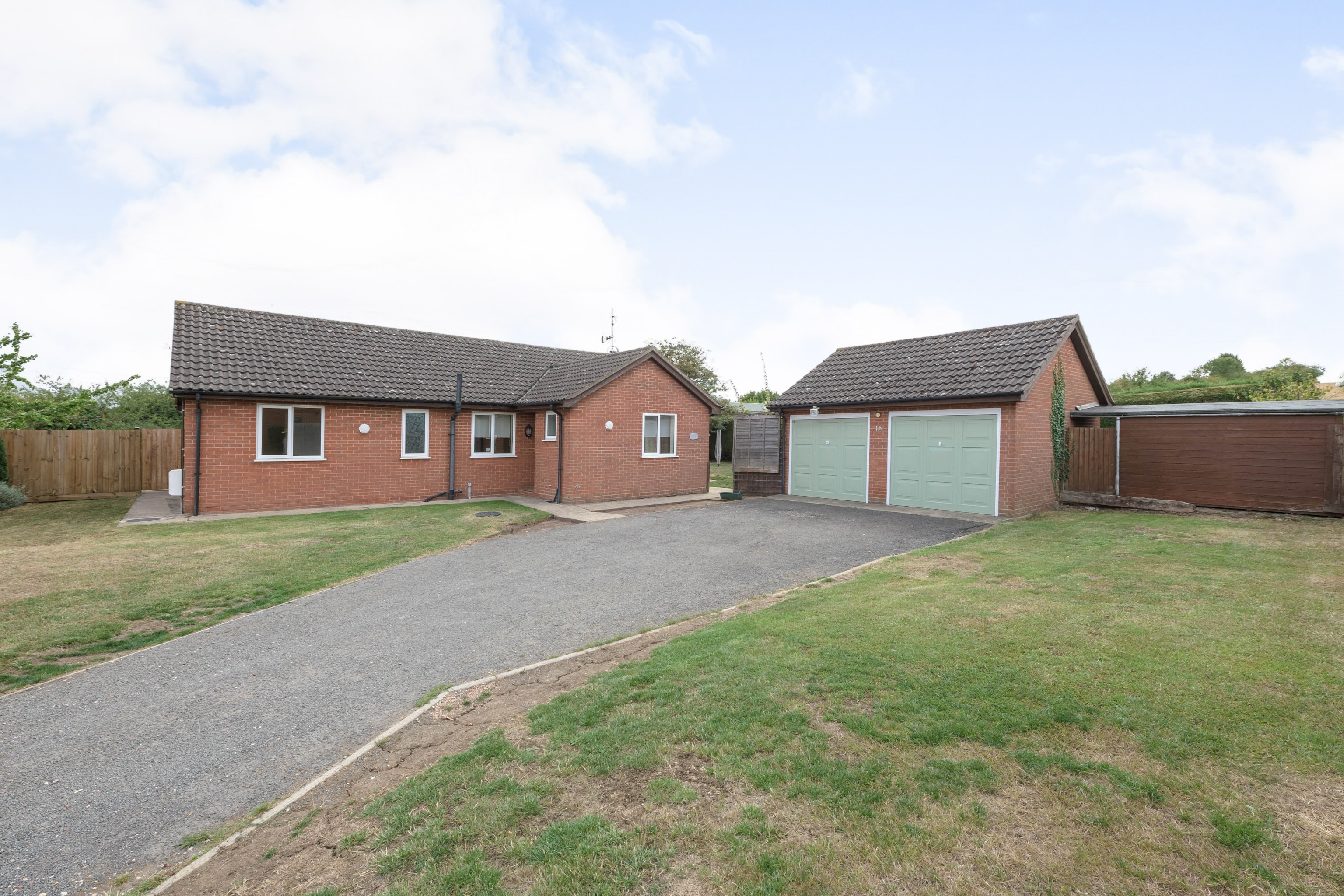 3 bedroom detached bungalow for sale in Fox Covert, Peterborough, PE7 3XW