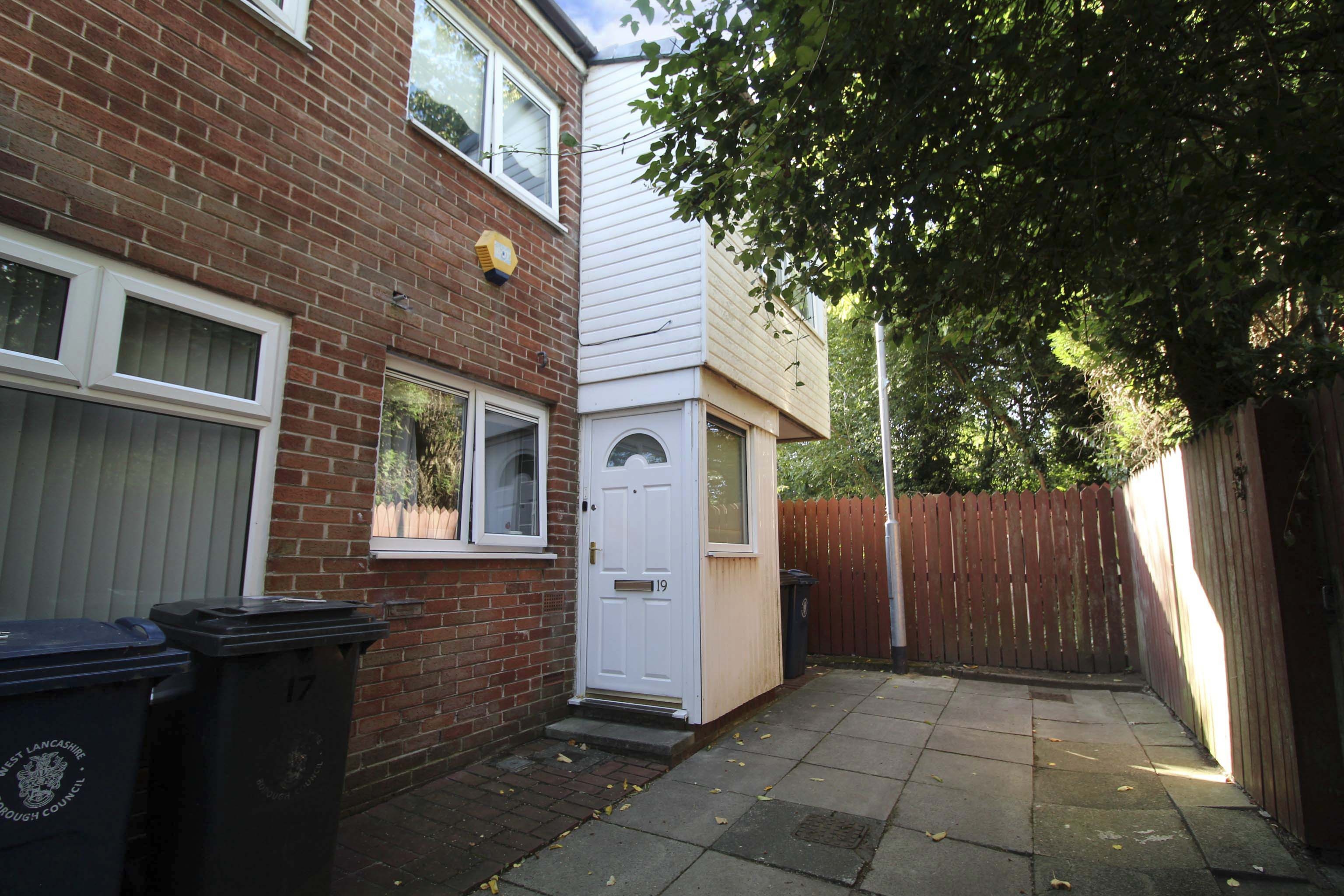 3 bedroom end of terrace house for sale in Brierfield, Skelmersdale